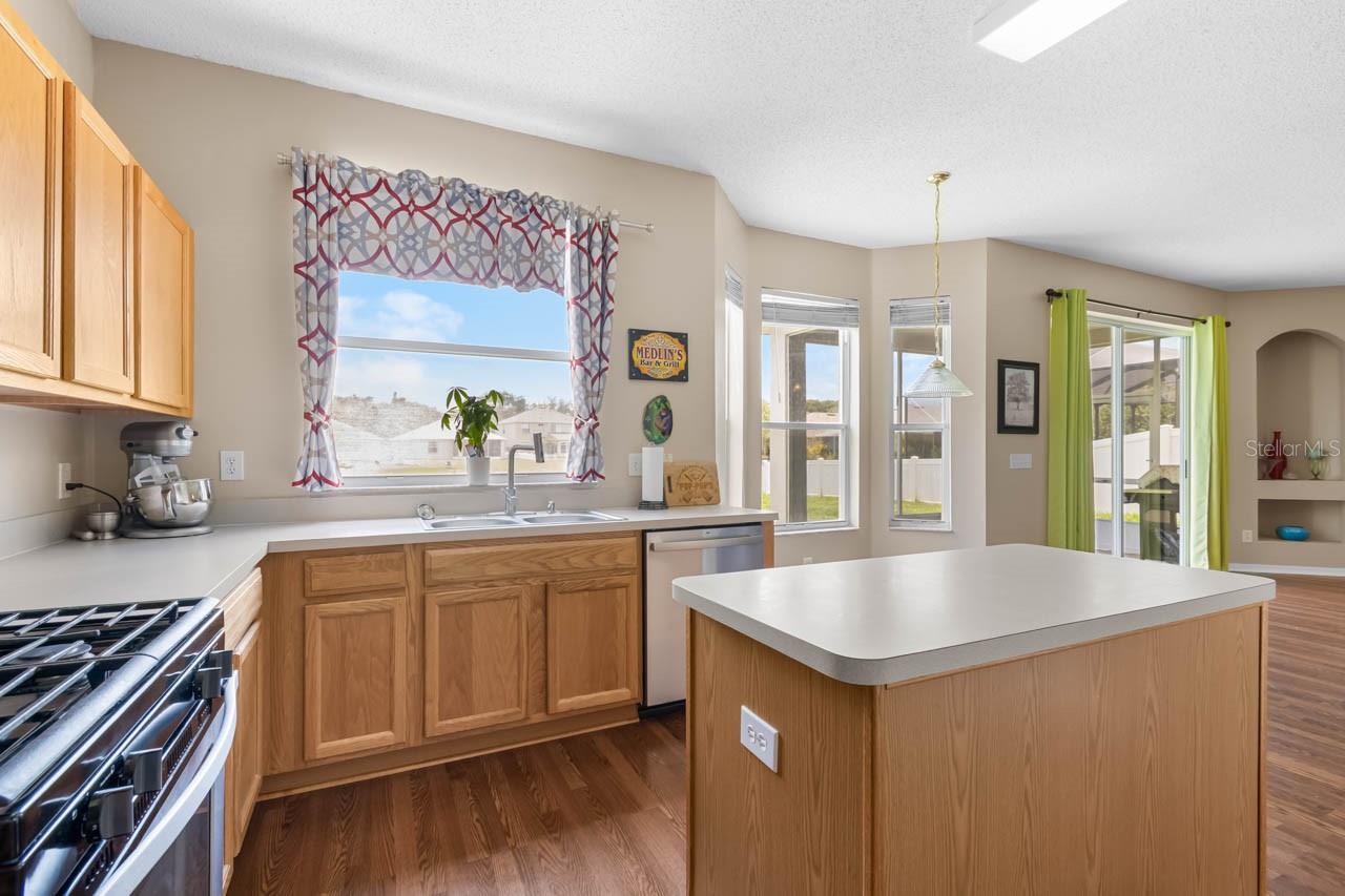Image 11 of 67 For 1933 Fruitridge Street