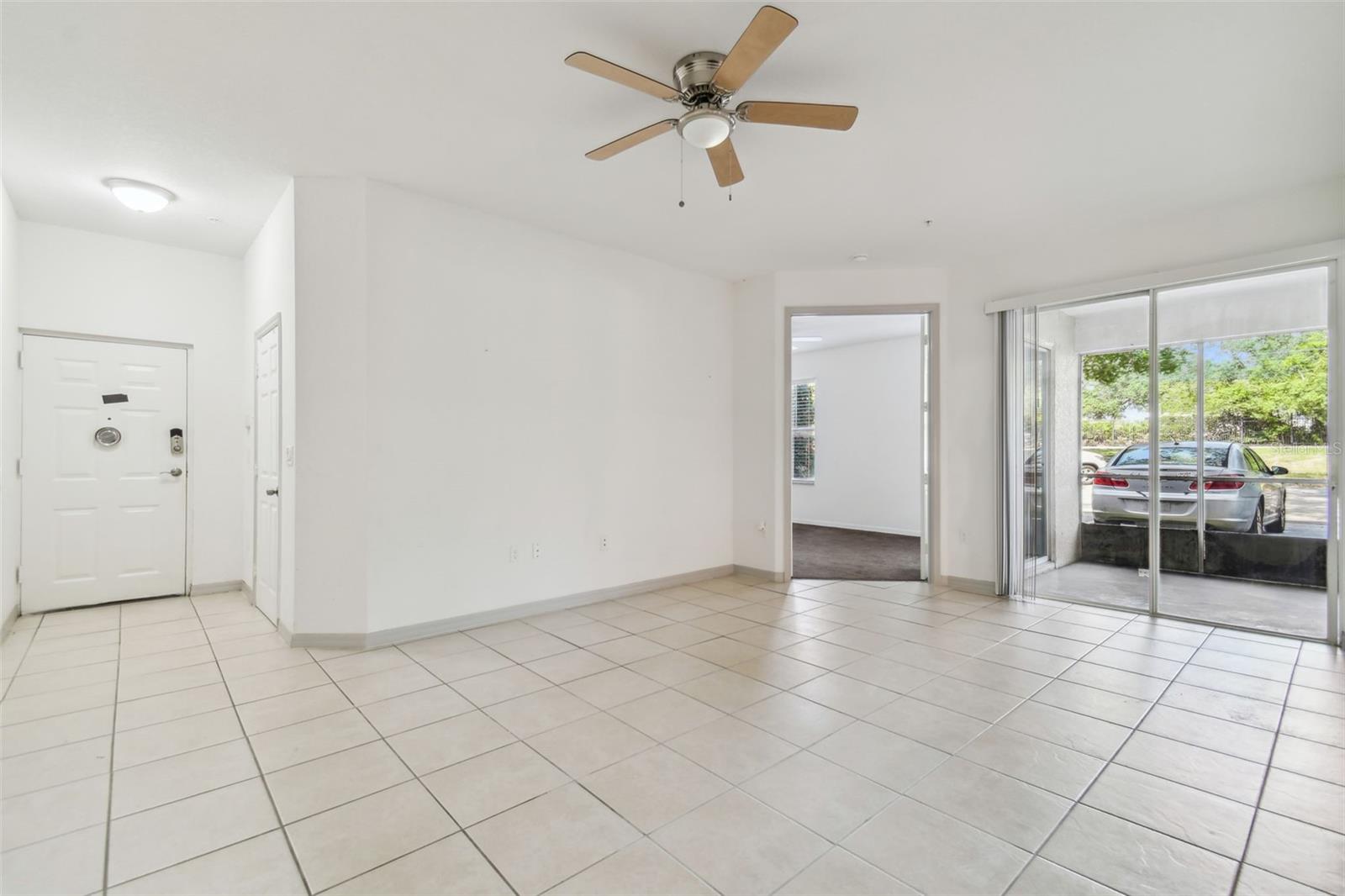 Image 11 of 50 For 5052 Sunridge Palms Drive 102