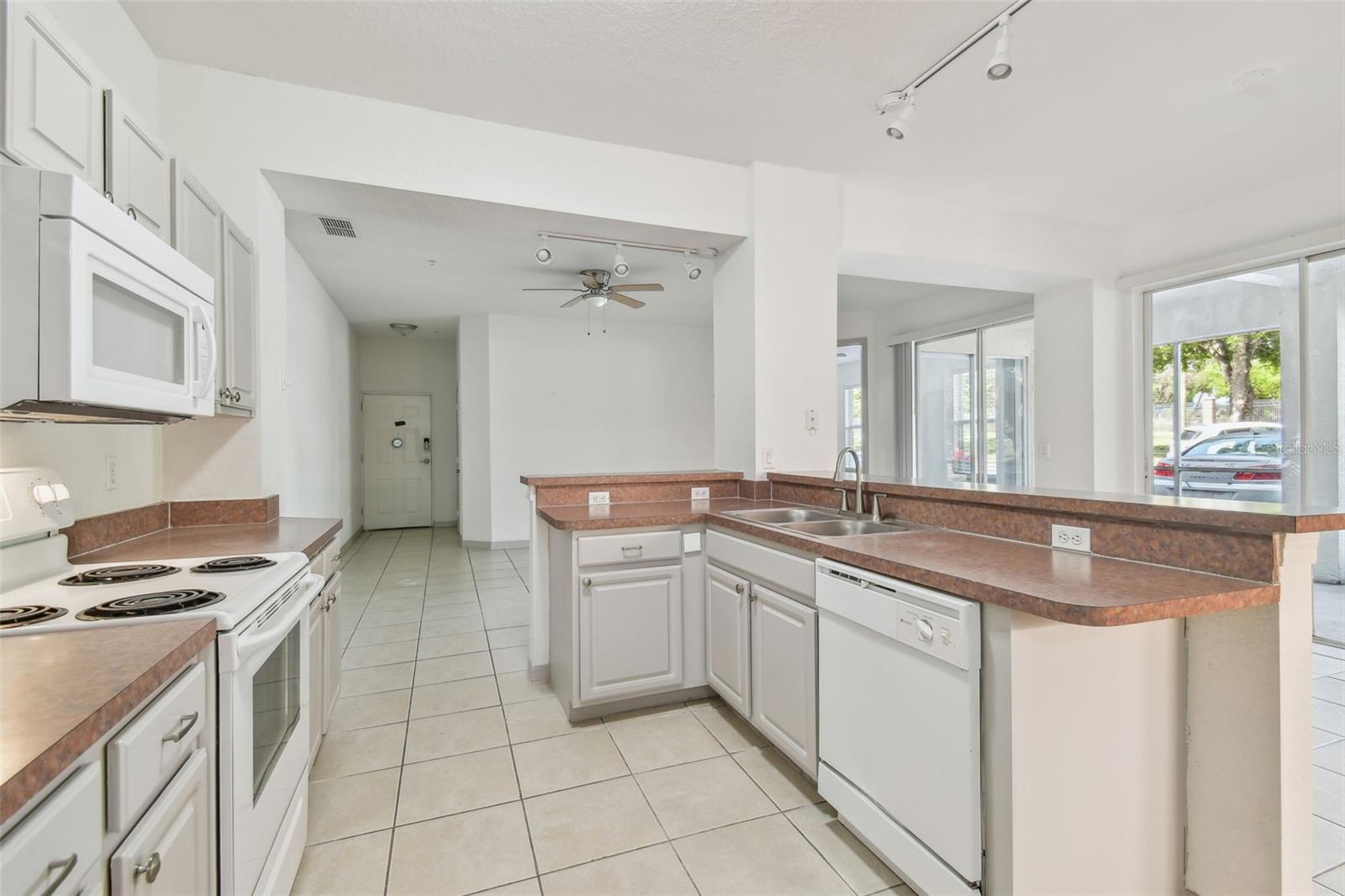Image 12 of 50 For 5052 Sunridge Palms Drive 102
