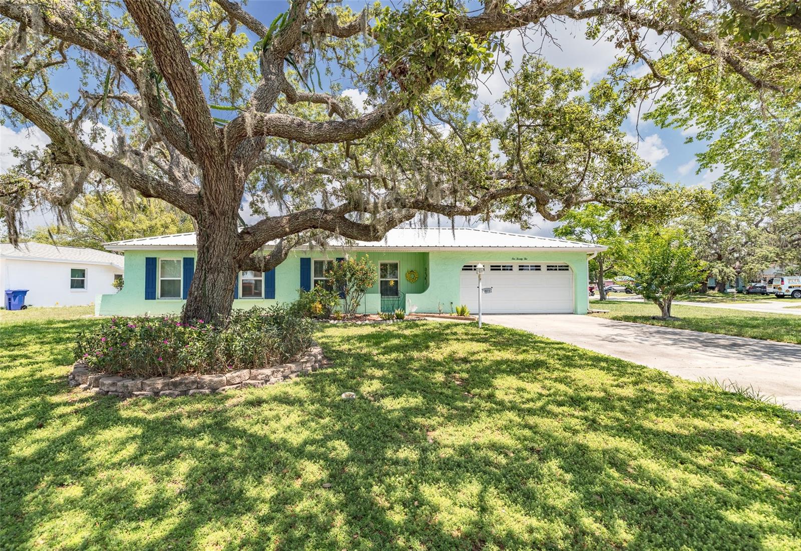 Image 4 of 38 For 1022 Greenbriar Drive