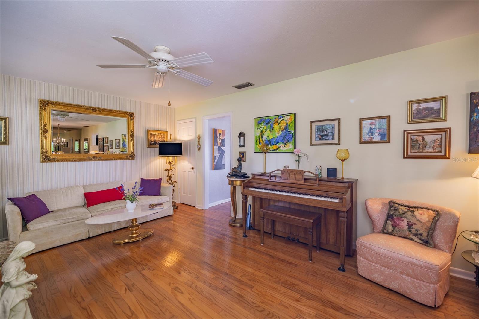 Image 9 of 38 For 1022 Greenbriar Drive
