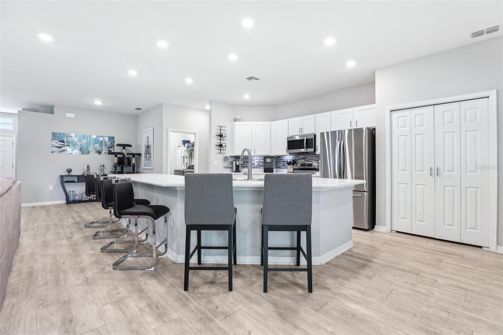 Image 10 of 42 For 229 St Thomas Drive