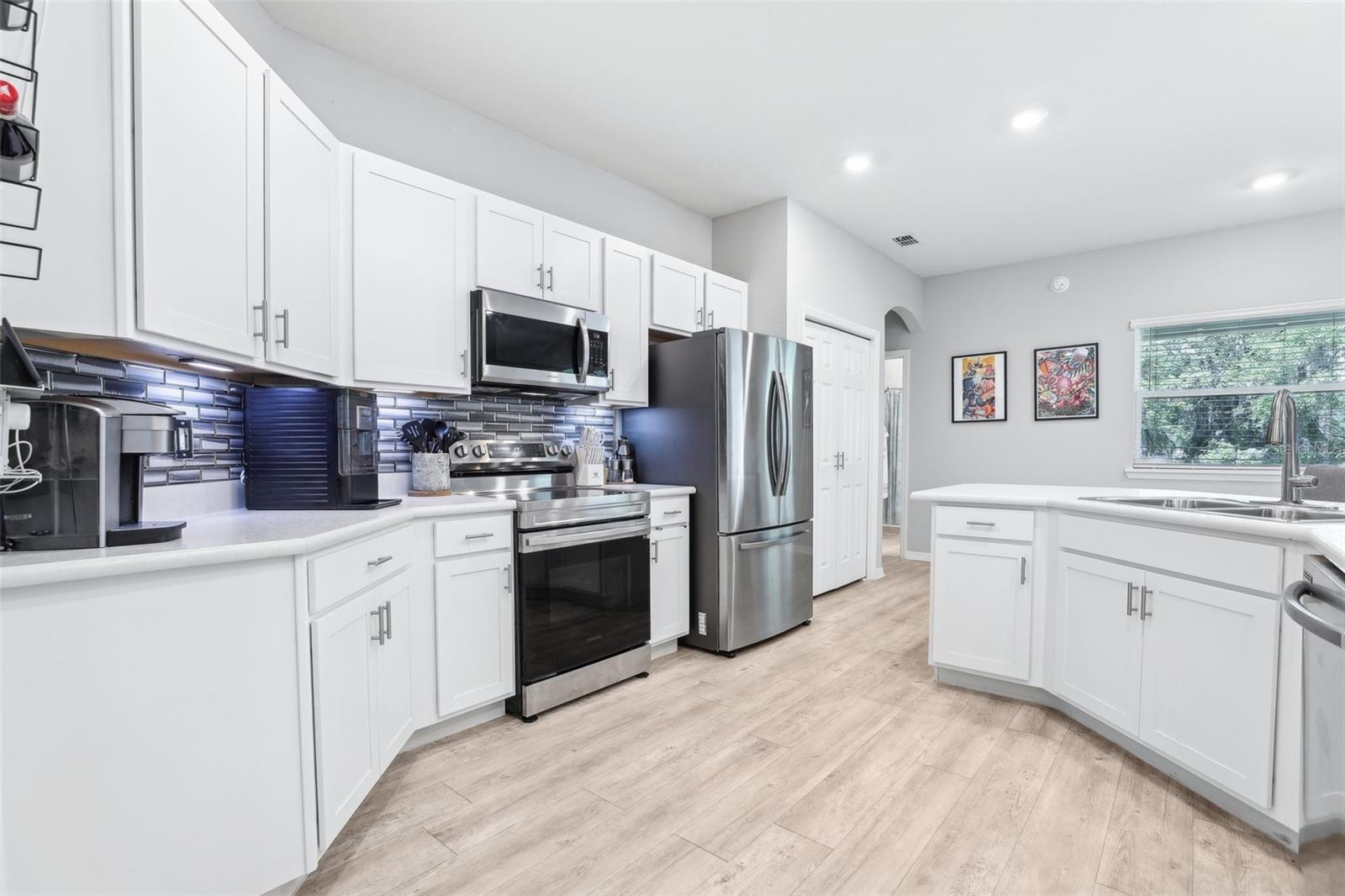 Image 11 of 42 For 229 St Thomas Drive