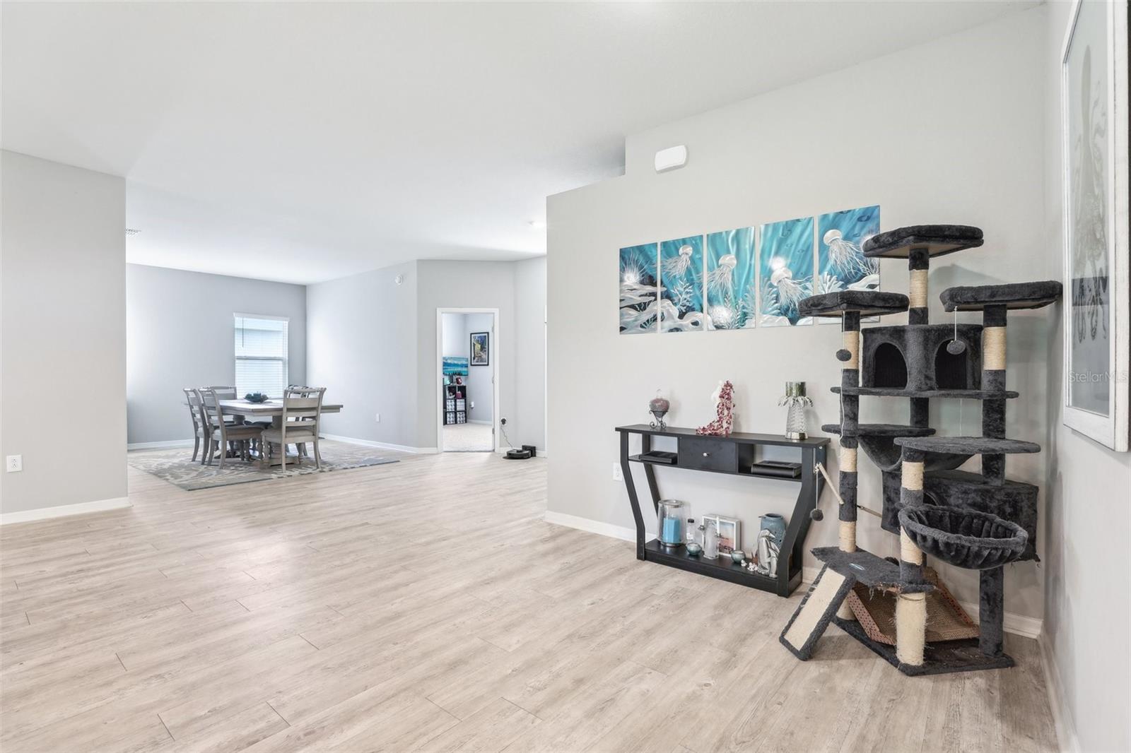 Image 4 of 42 For 229 St Thomas Drive