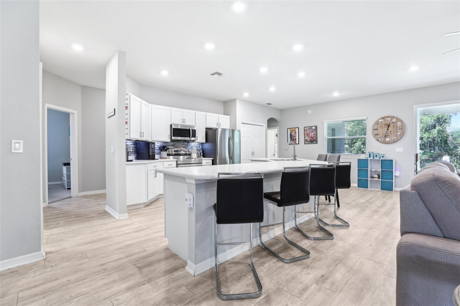 Image 9 of 42 For 229 St Thomas Drive