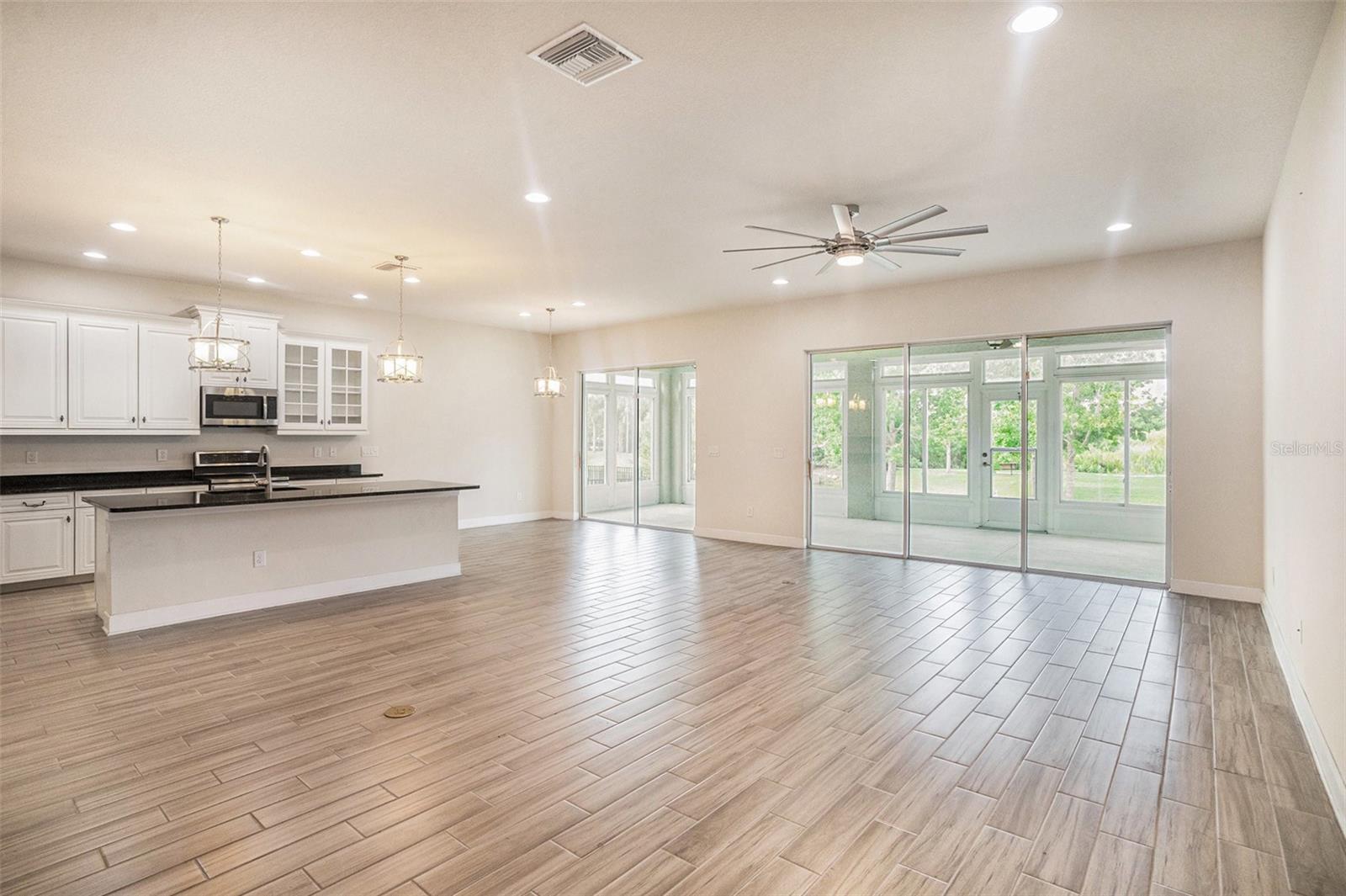 Image 10 of 41 For 212 Shell Creek Court
