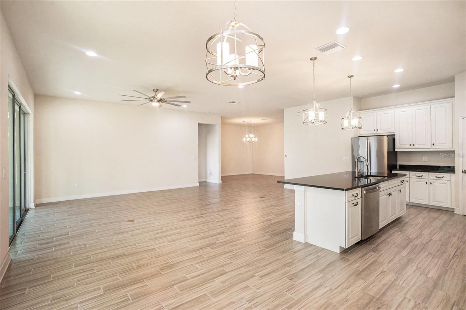 Image 12 of 41 For 212 Shell Creek Court
