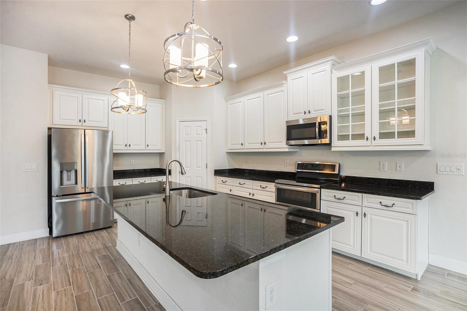 Image 13 of 41 For 212 Shell Creek Court