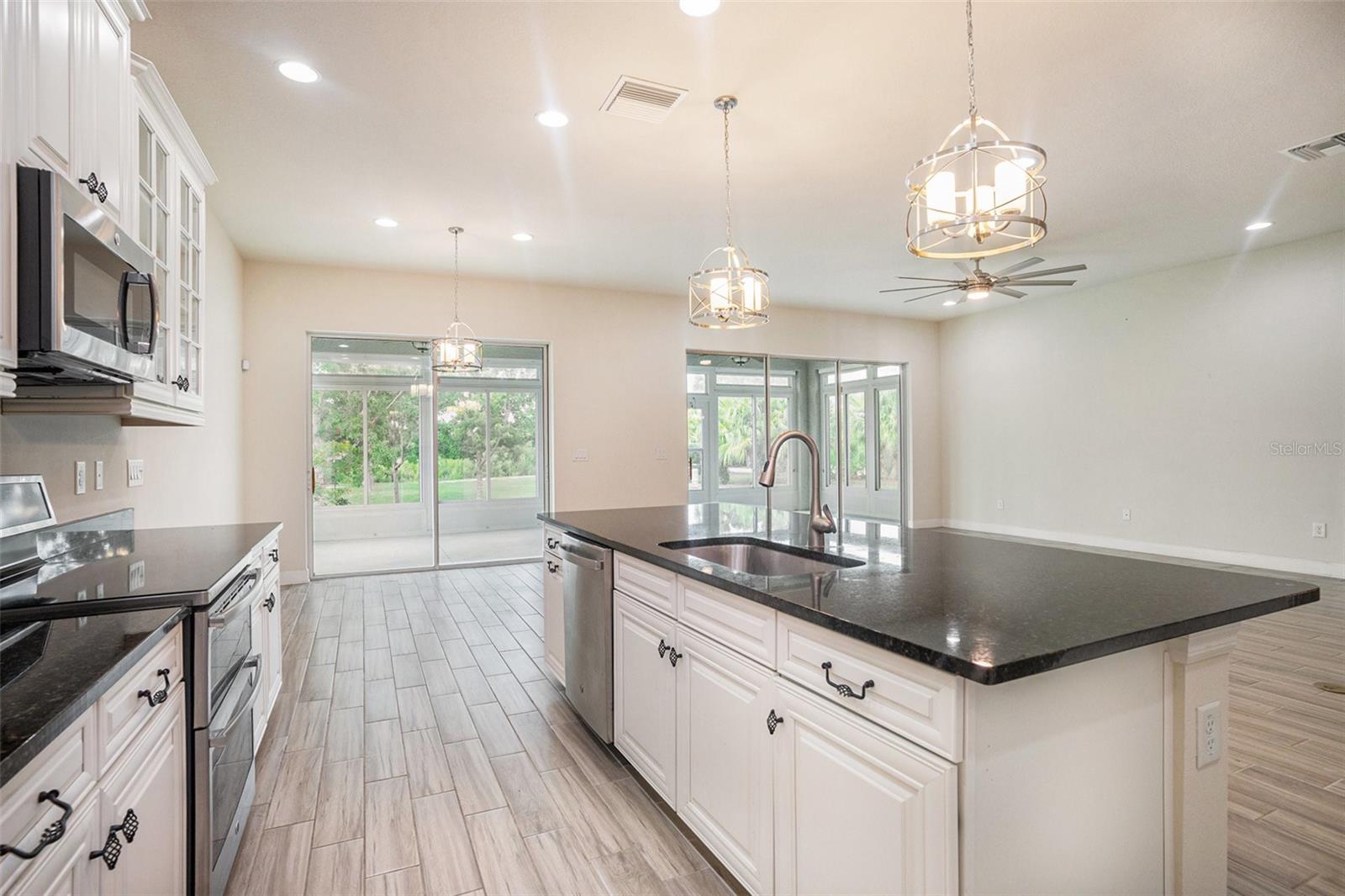 Image 15 of 41 For 212 Shell Creek Court