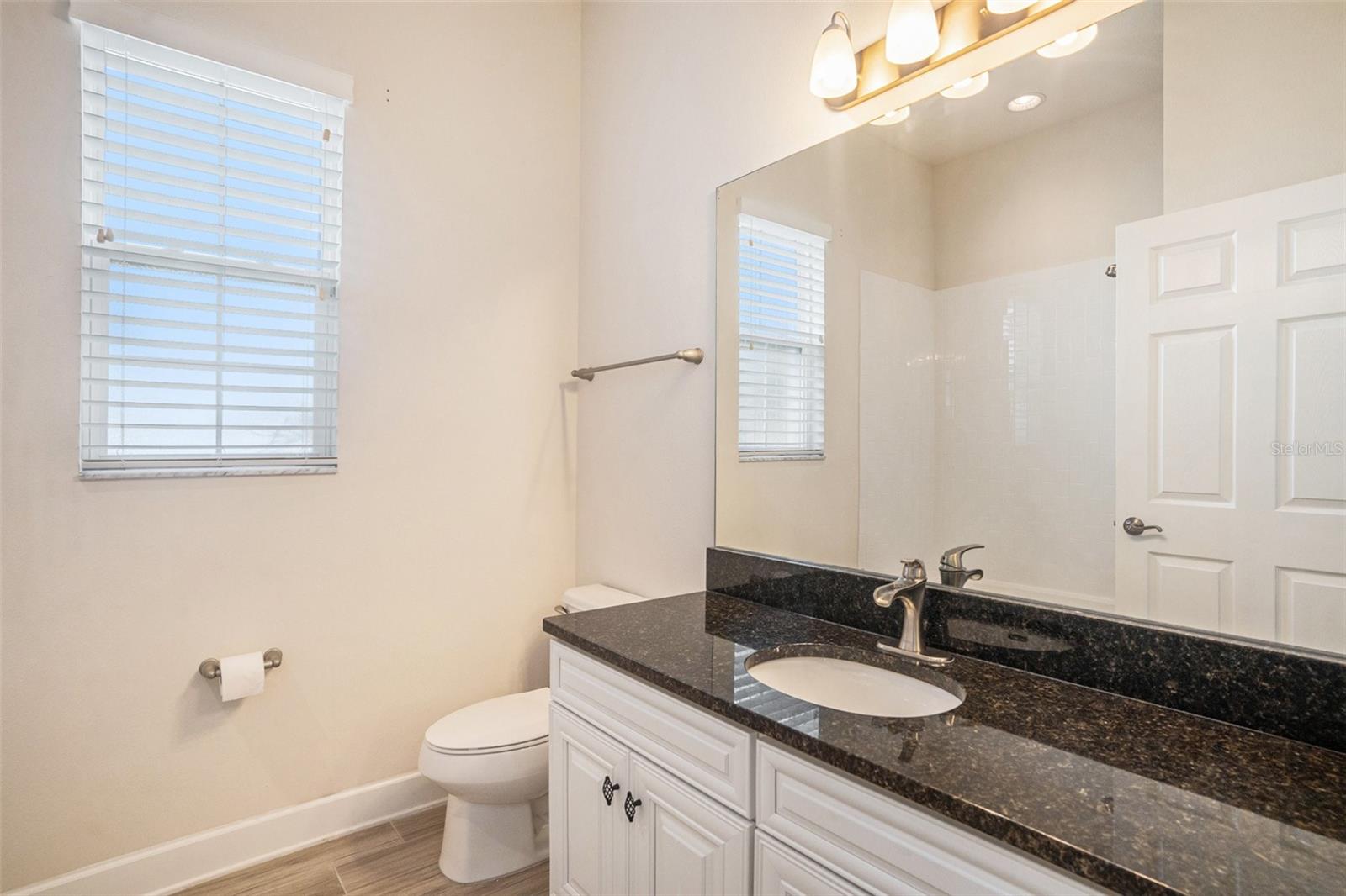 Image 17 of 41 For 212 Shell Creek Court