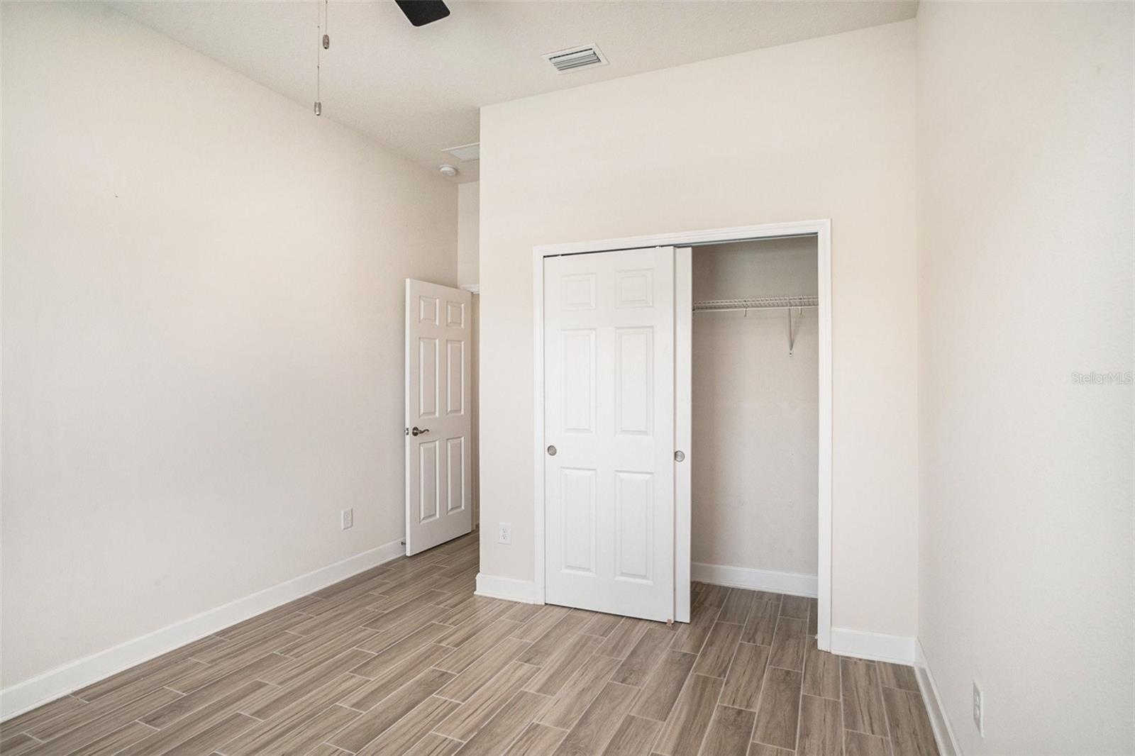 Image 19 of 41 For 212 Shell Creek Court