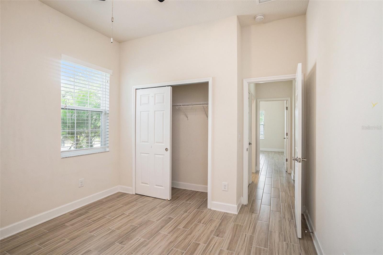Image 21 of 41 For 212 Shell Creek Court