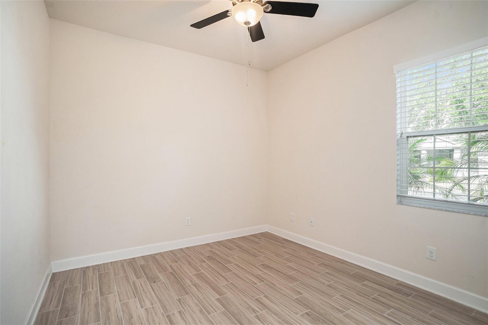 Image 22 of 41 For 212 Shell Creek Court