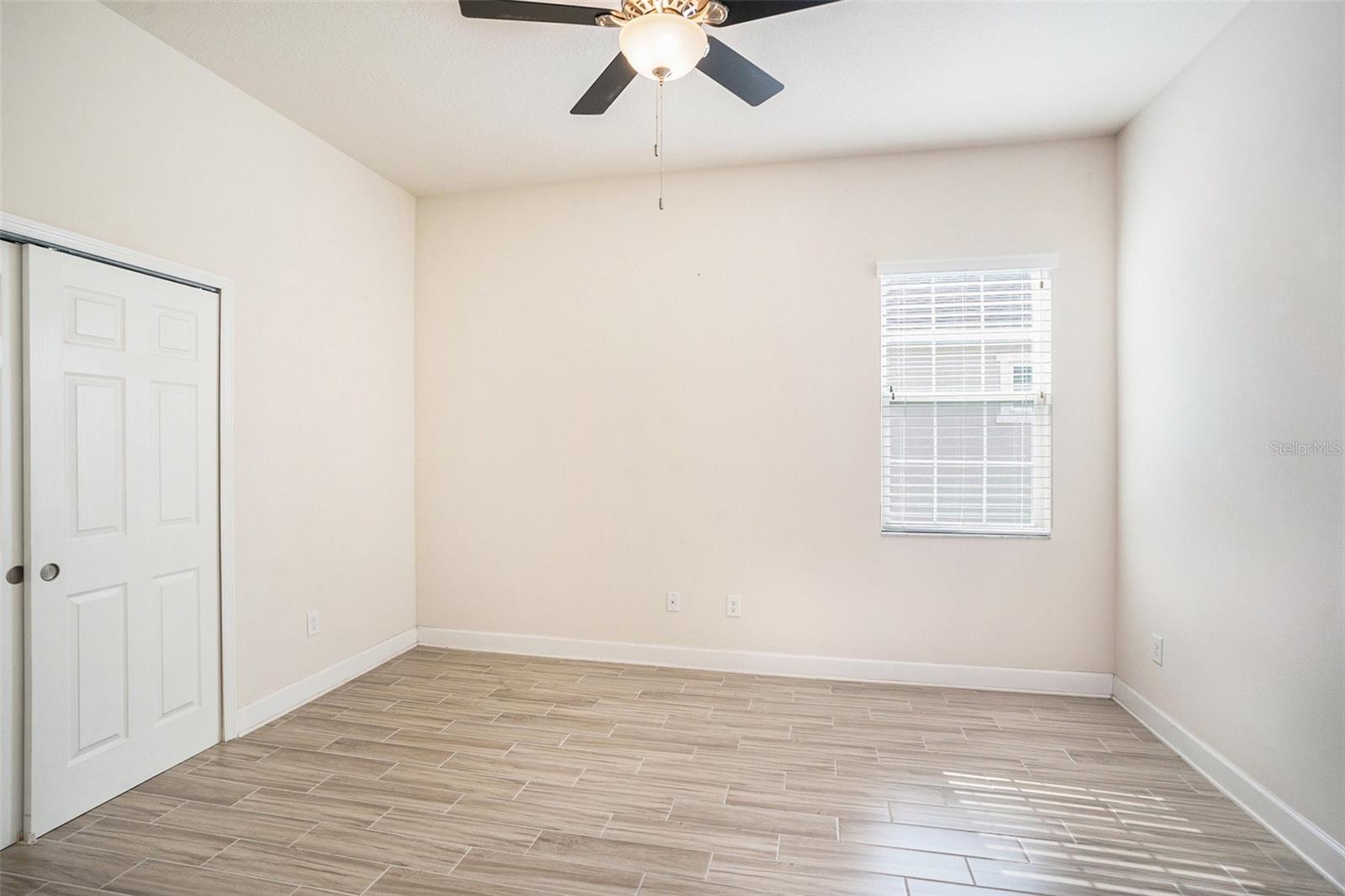 Image 24 of 41 For 212 Shell Creek Court