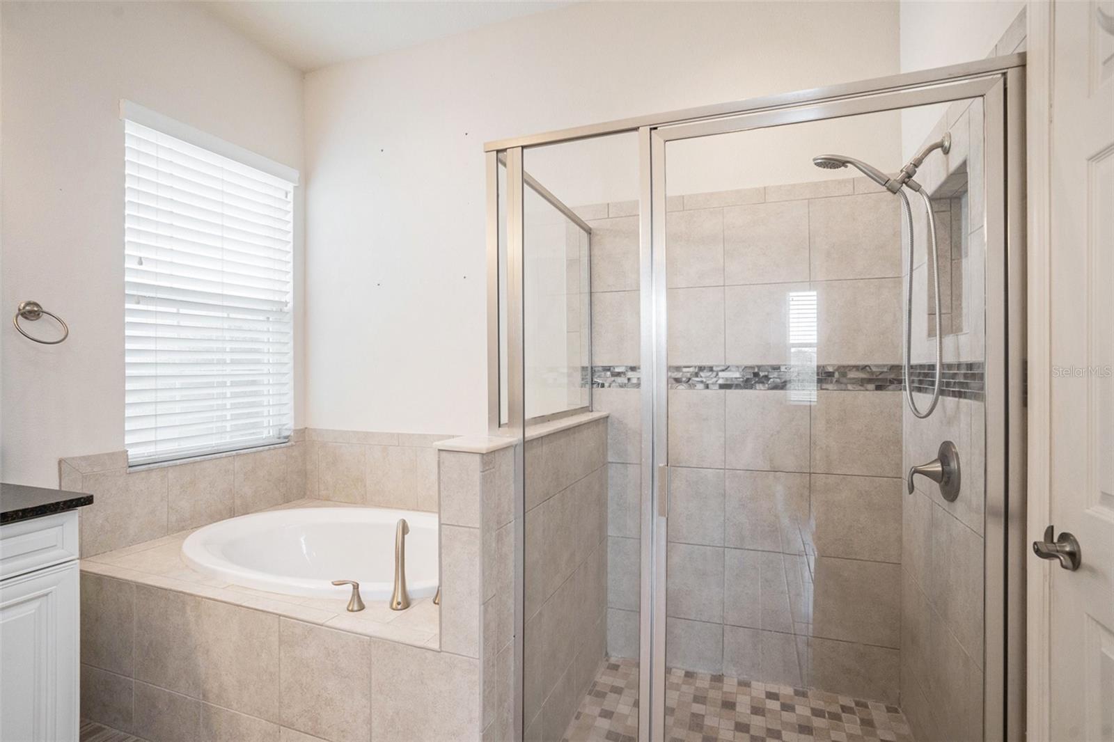 Image 29 of 41 For 212 Shell Creek Court