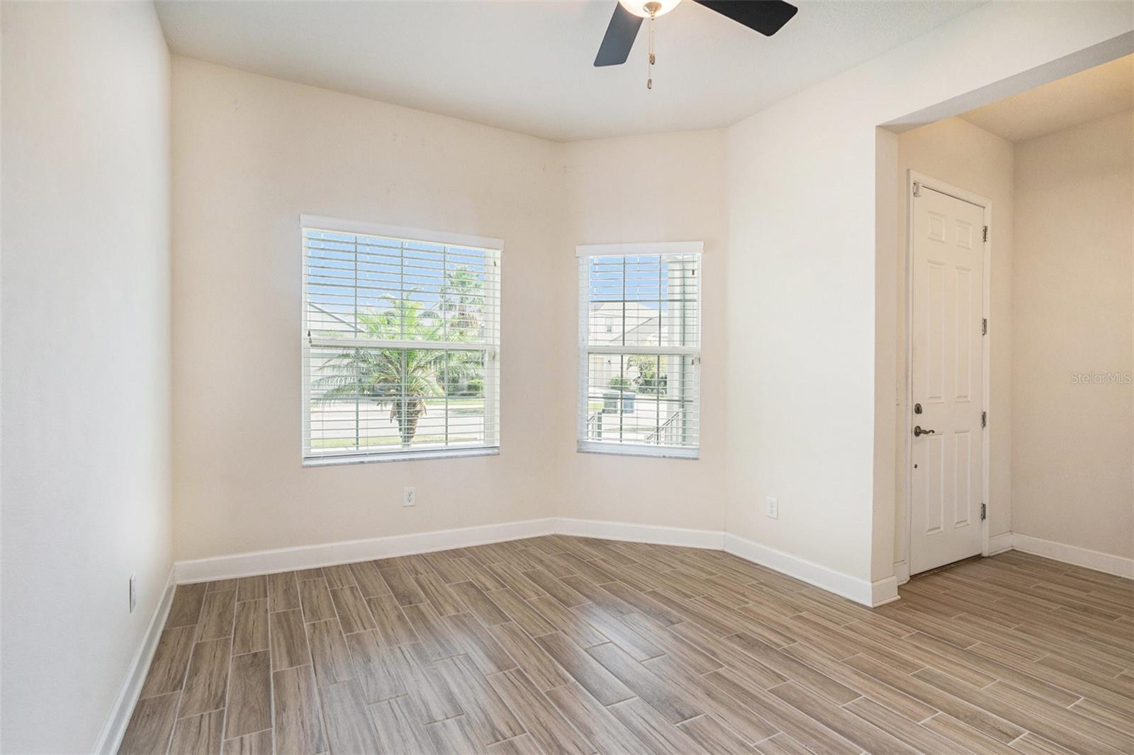 Image 7 of 41 For 212 Shell Creek Court