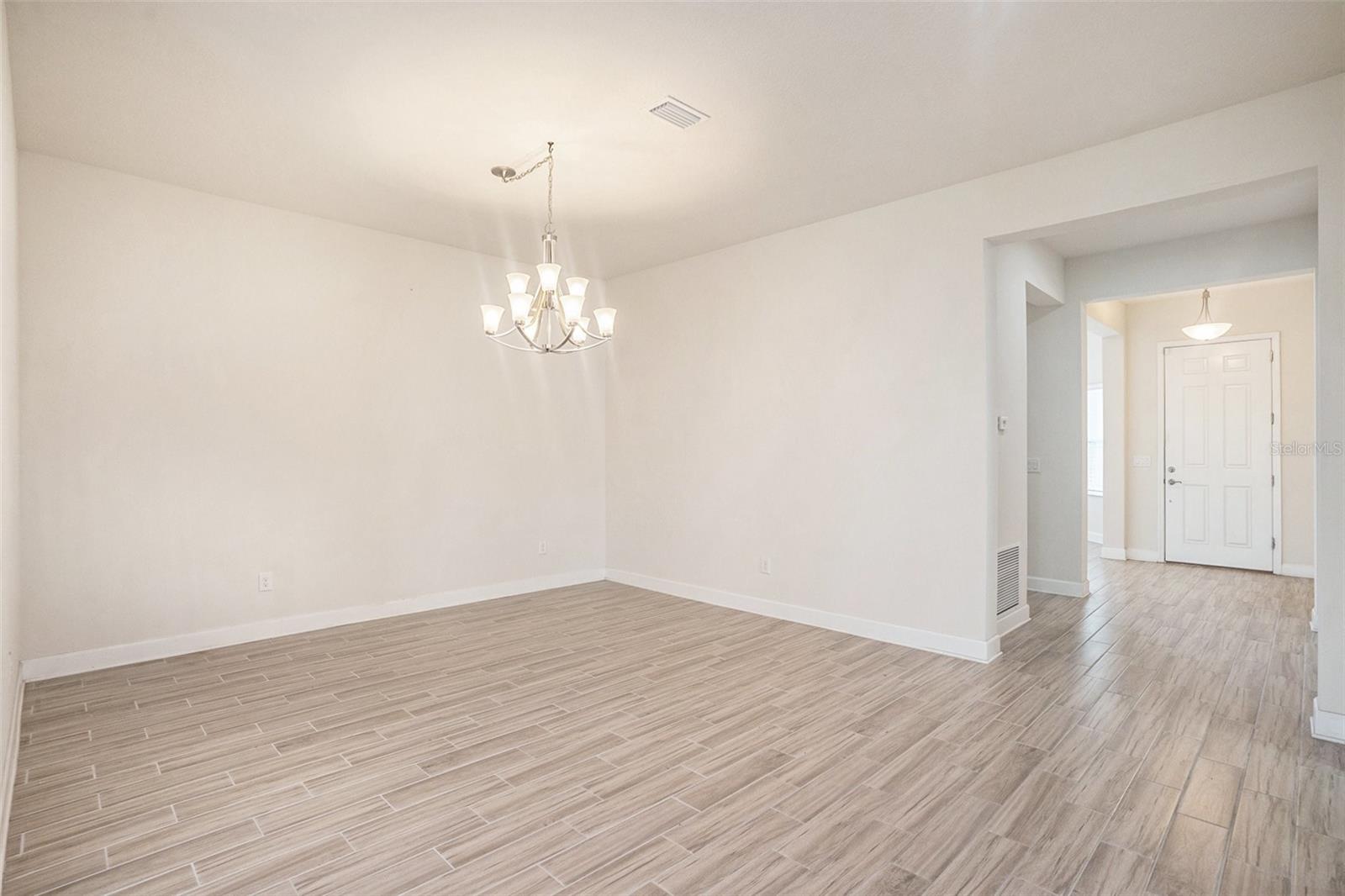 Image 9 of 41 For 212 Shell Creek Court