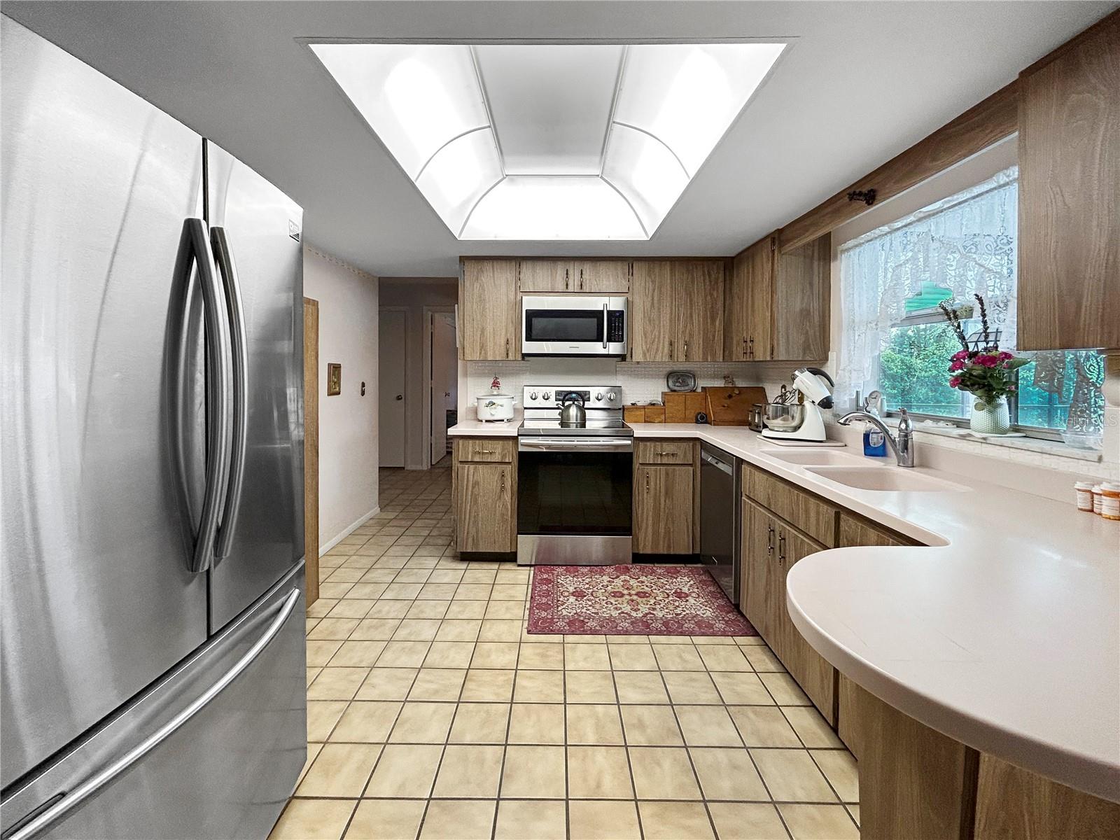 Listing photo id 8 for 14321 113th Avenue