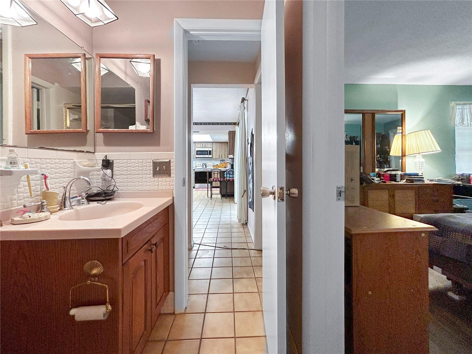 Listing photo id 13 for 14321 113th Avenue