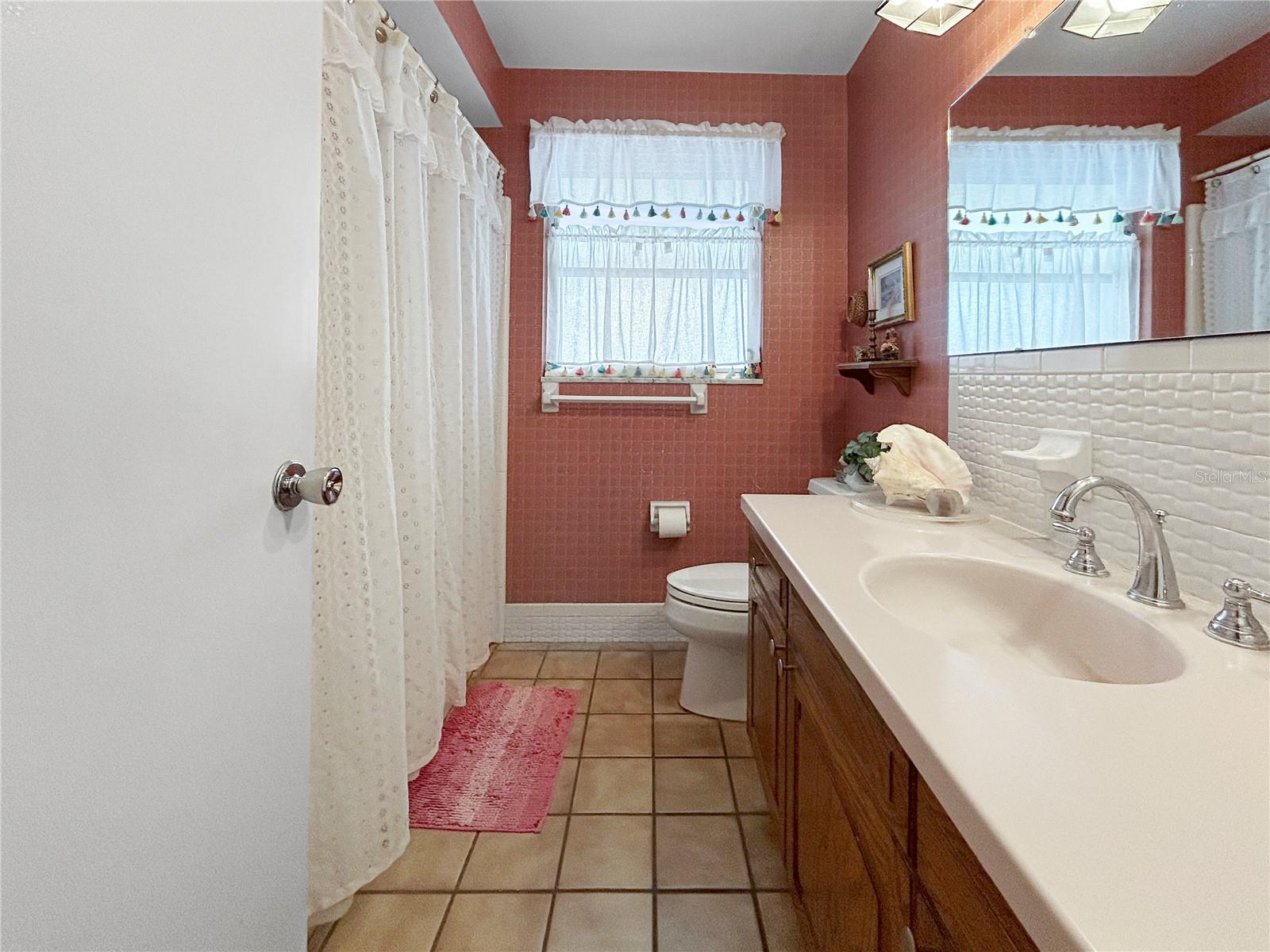 Listing photo id 15 for 14321 113th Avenue