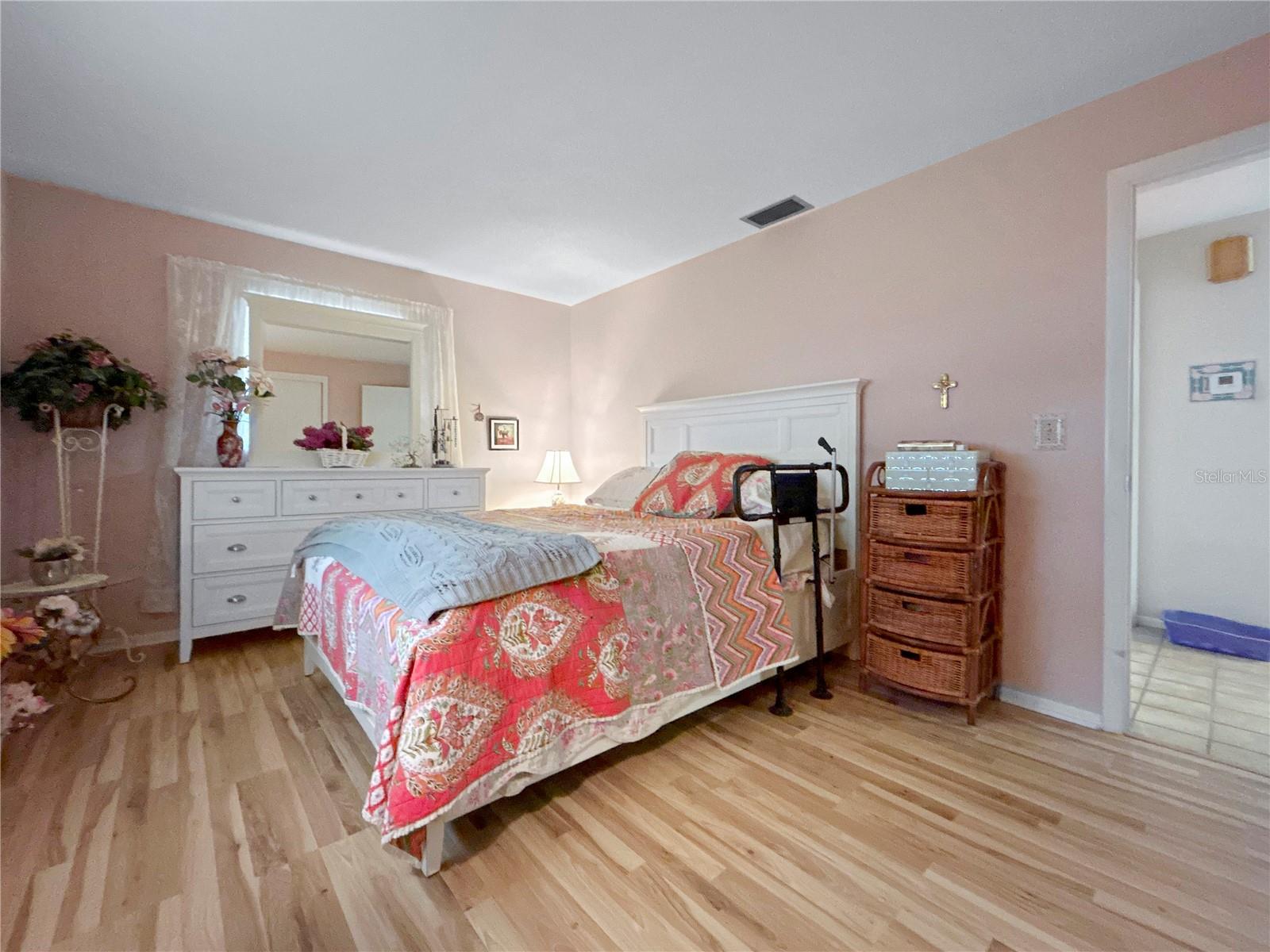Listing photo id 16 for 14321 113th Avenue