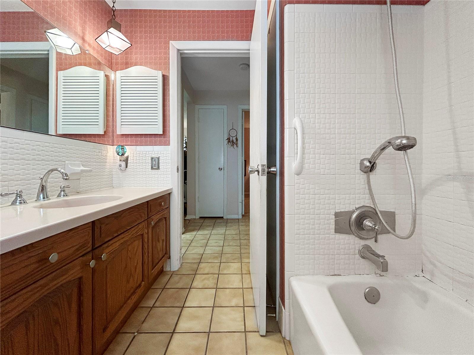 Listing photo id 18 for 14321 113th Avenue