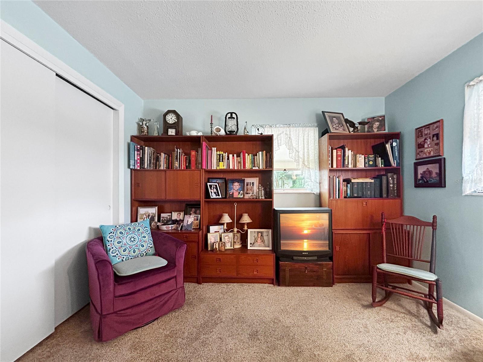 Listing photo id 19 for 14321 113th Avenue