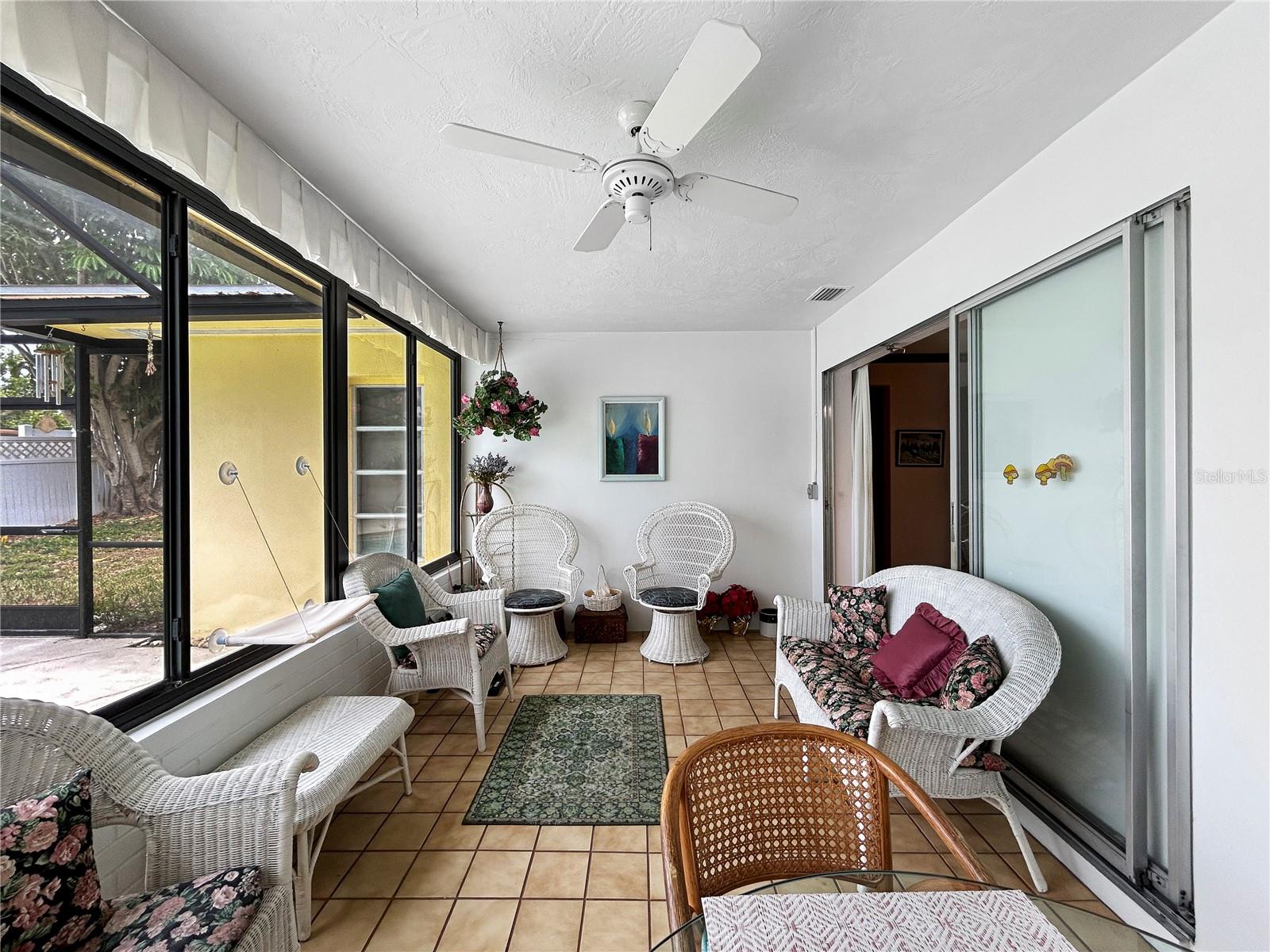 Listing photo id 21 for 14321 113th Avenue