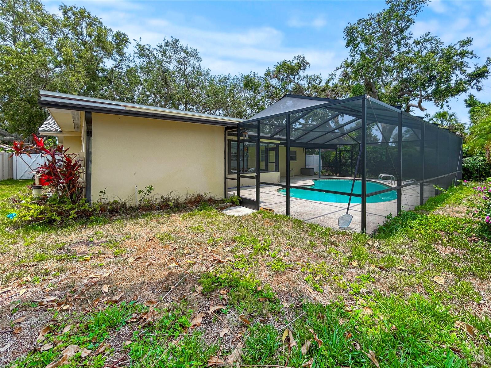 Listing photo id 22 for 14321 113th Avenue
