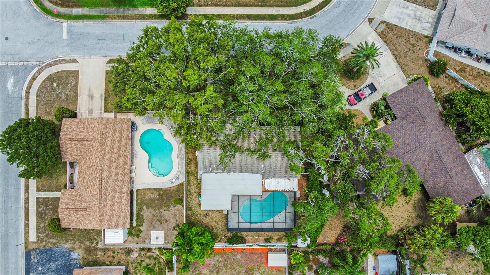Listing photo id 29 for 14321 113th Avenue