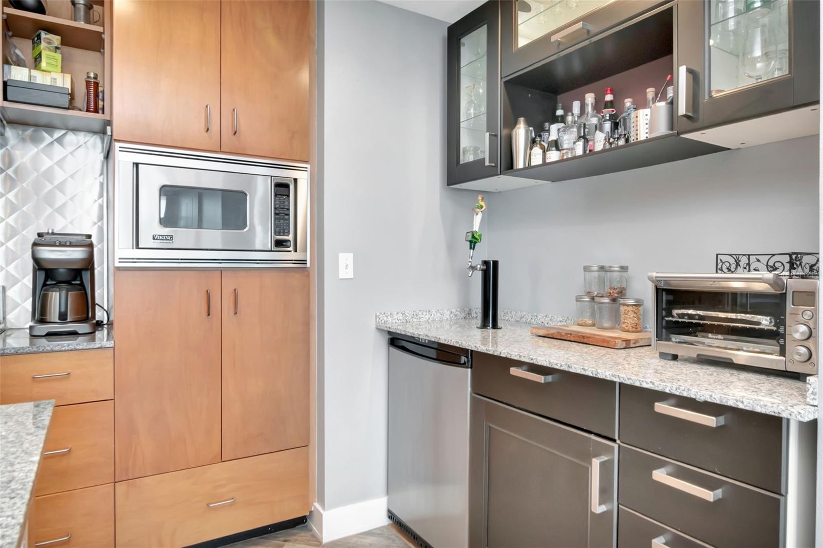 Listing photo id 8 for 1120 Kennedy Boulevard 1512