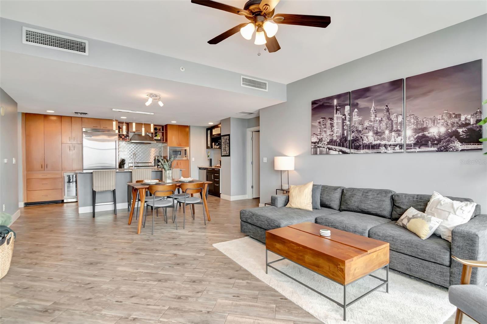 Listing photo id 12 for 1120 Kennedy Boulevard 1512