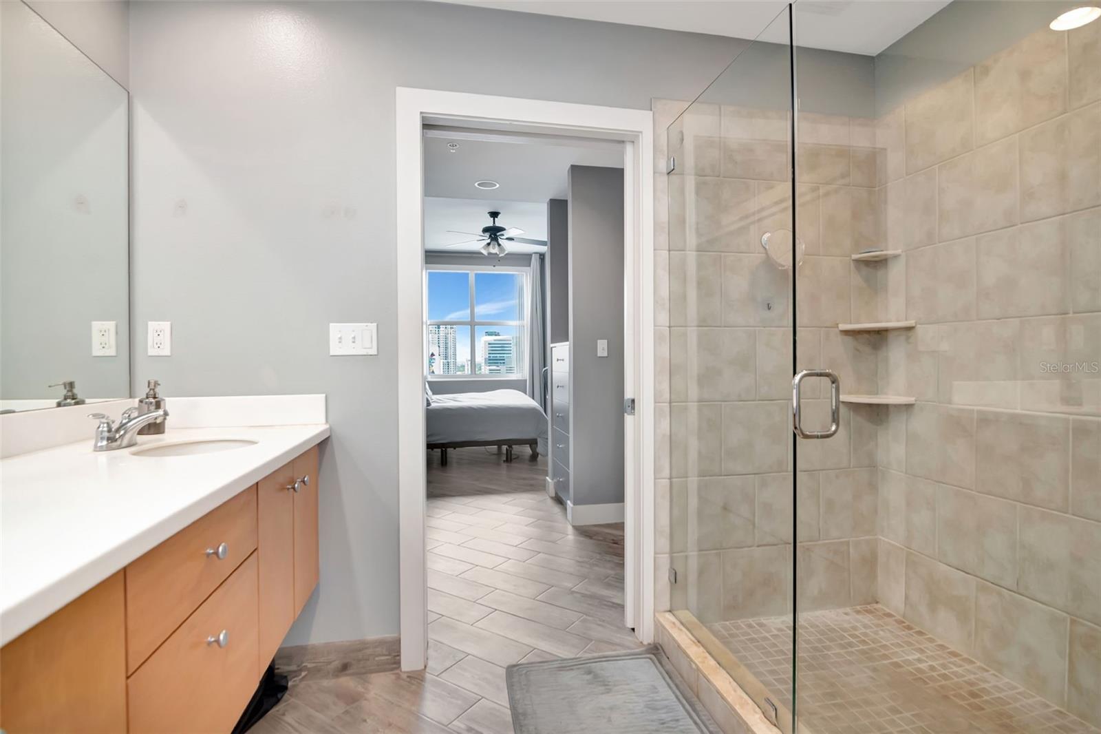 Listing photo id 16 for 1120 Kennedy Boulevard 1512