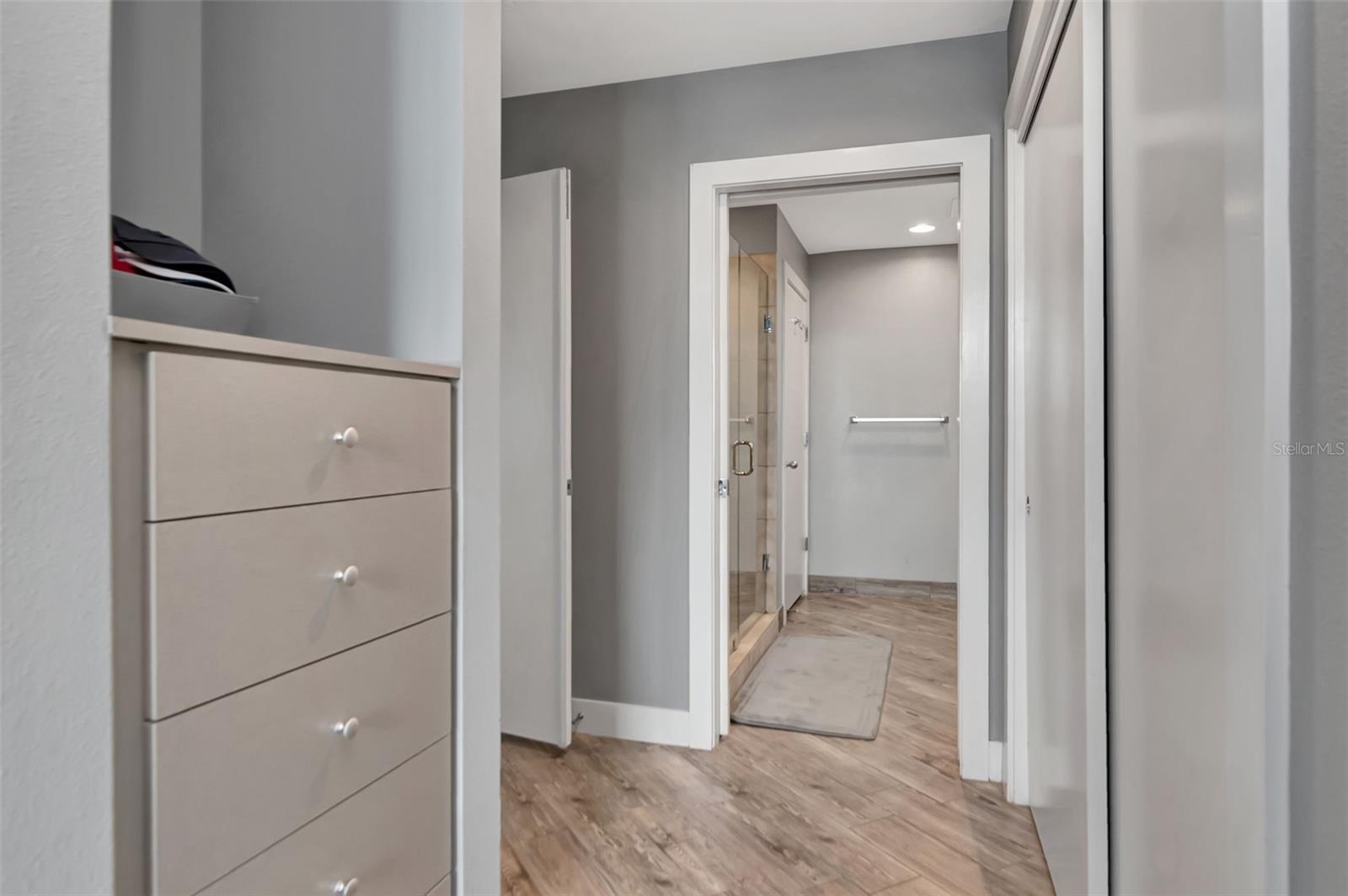 Listing photo id 17 for 1120 Kennedy Boulevard 1512