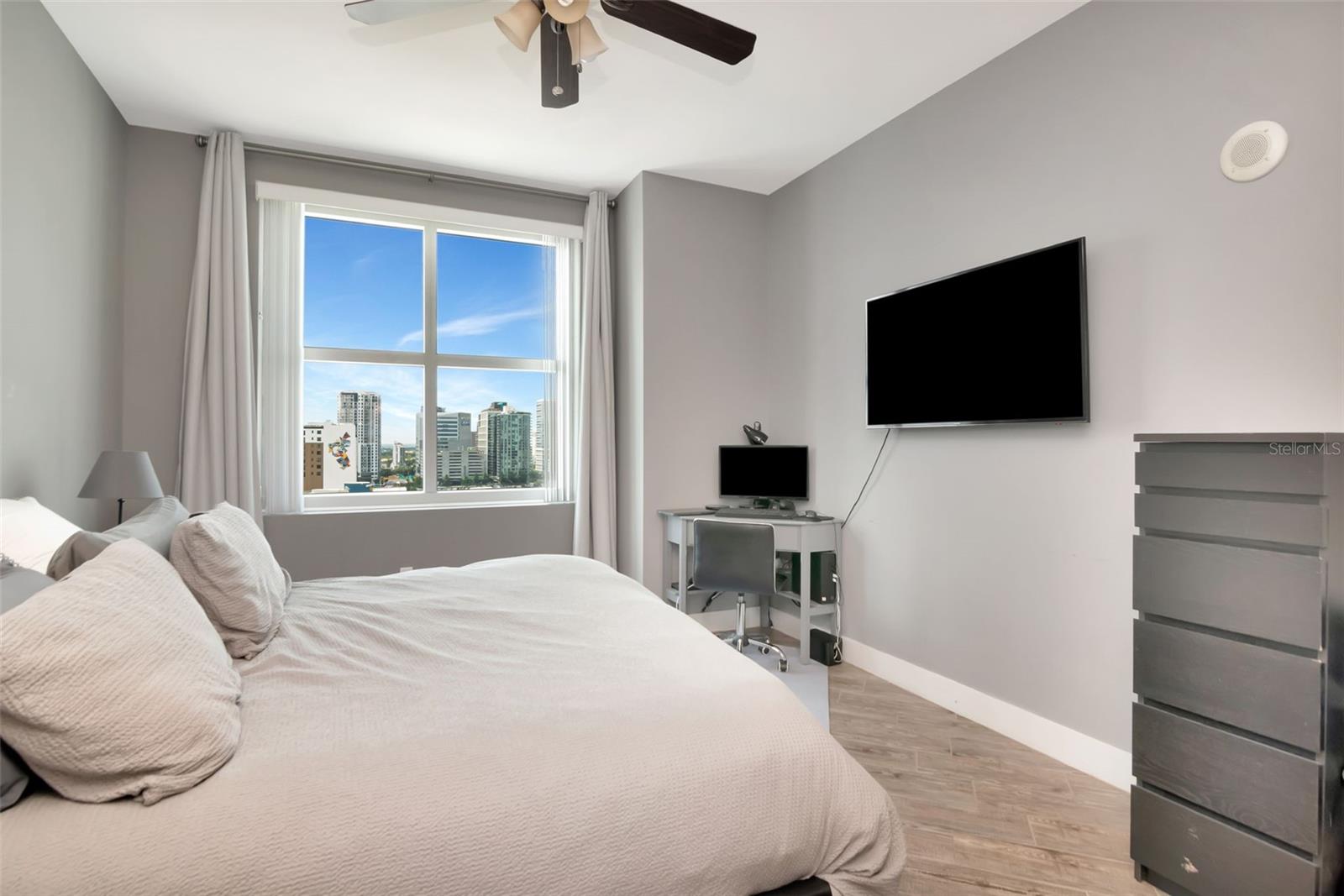 Listing photo id 18 for 1120 Kennedy Boulevard 1512