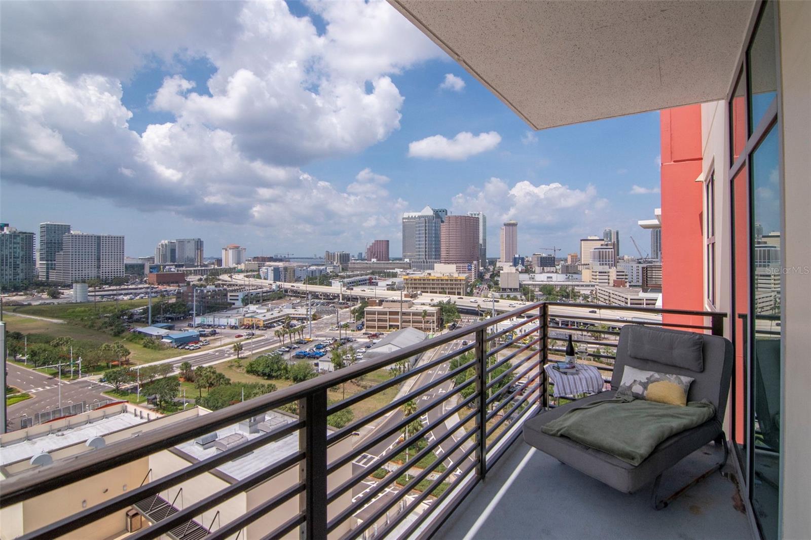 Listing photo id 21 for 1120 Kennedy Boulevard 1512