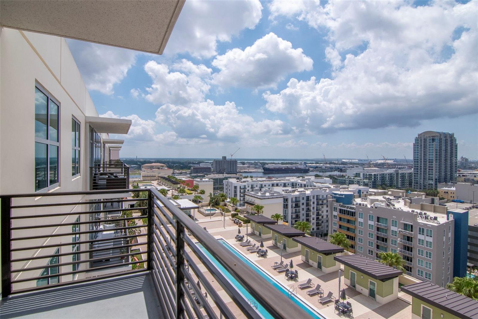 Listing photo id 26 for 1120 Kennedy Boulevard 1512