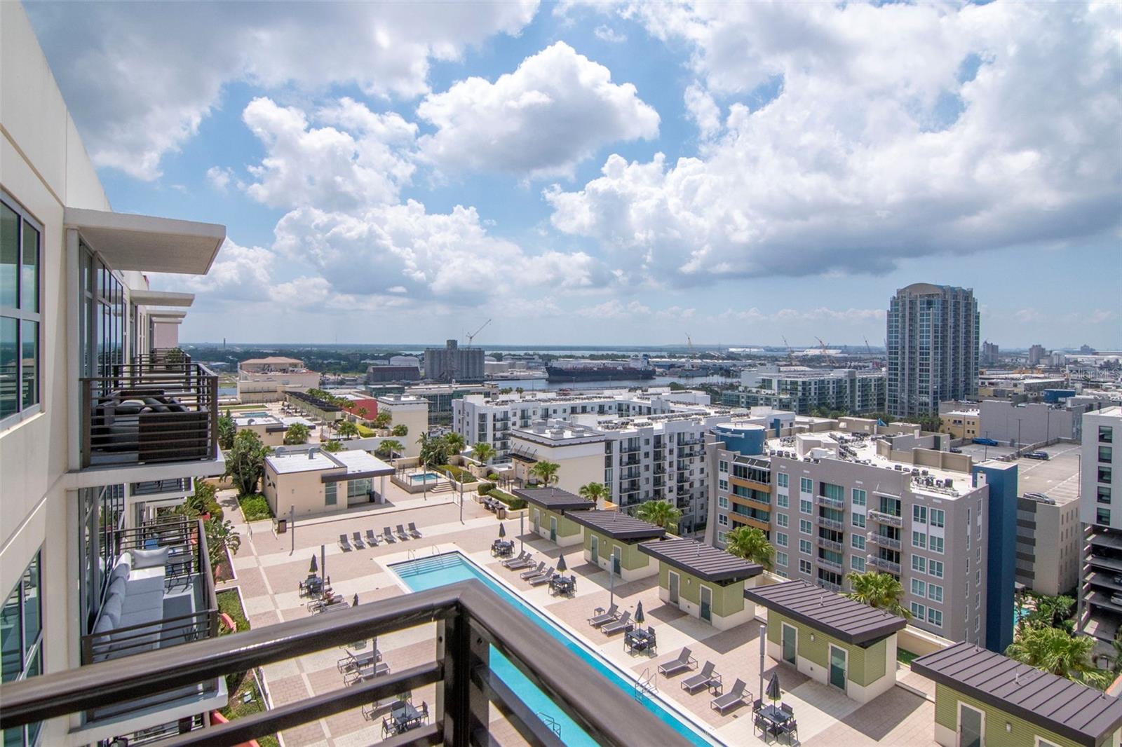 Listing photo id 28 for 1120 Kennedy Boulevard 1512