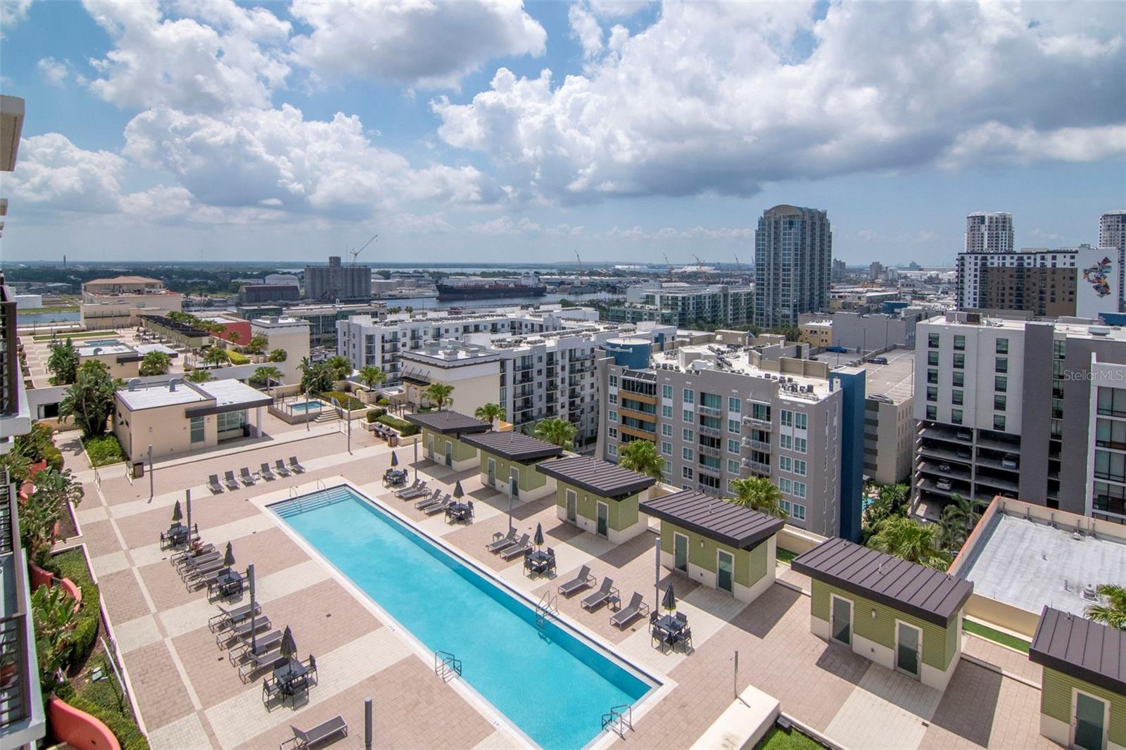 Listing photo id 30 for 1120 Kennedy Boulevard 1512