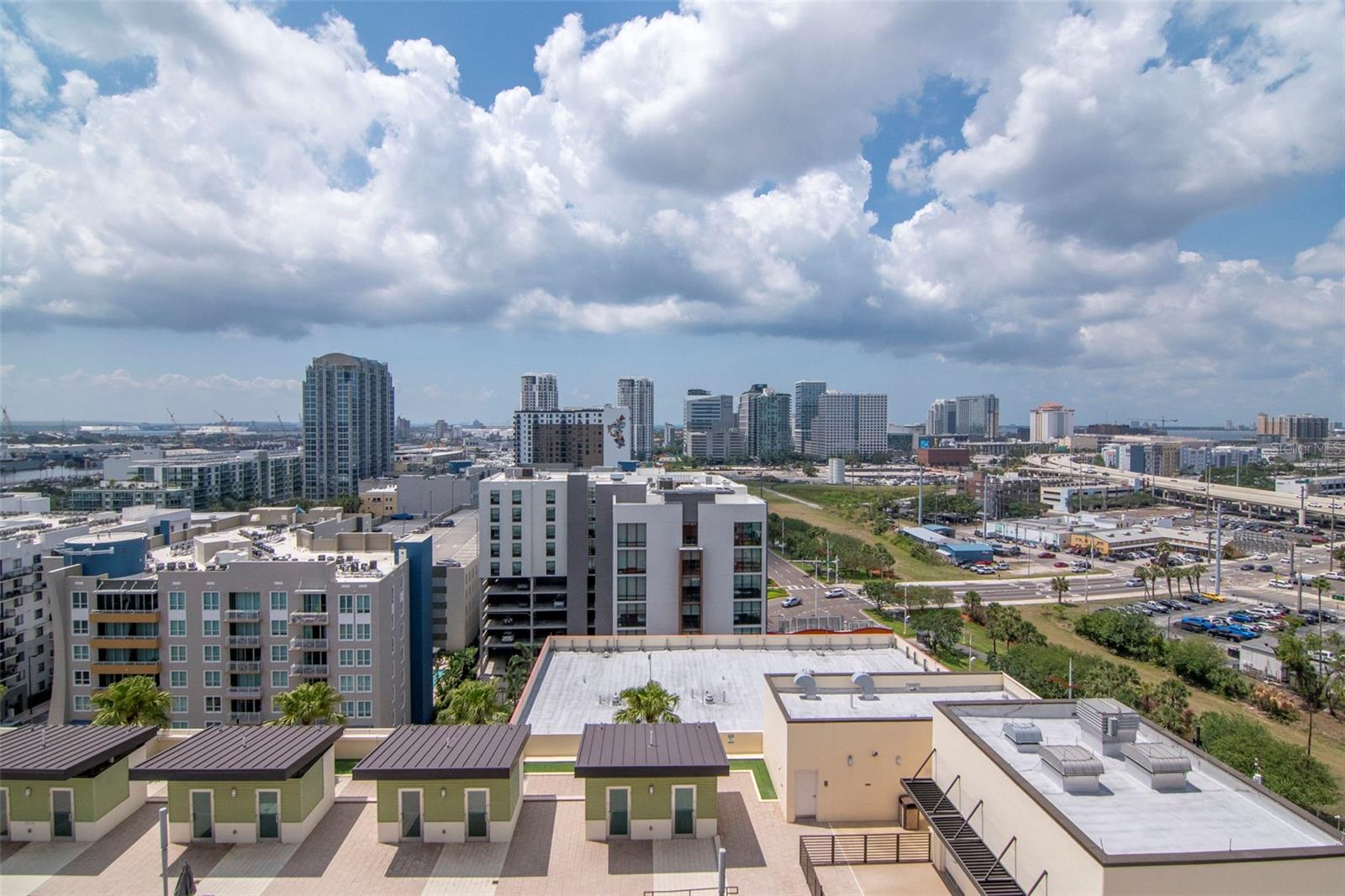 Listing photo id 31 for 1120 Kennedy Boulevard 1512