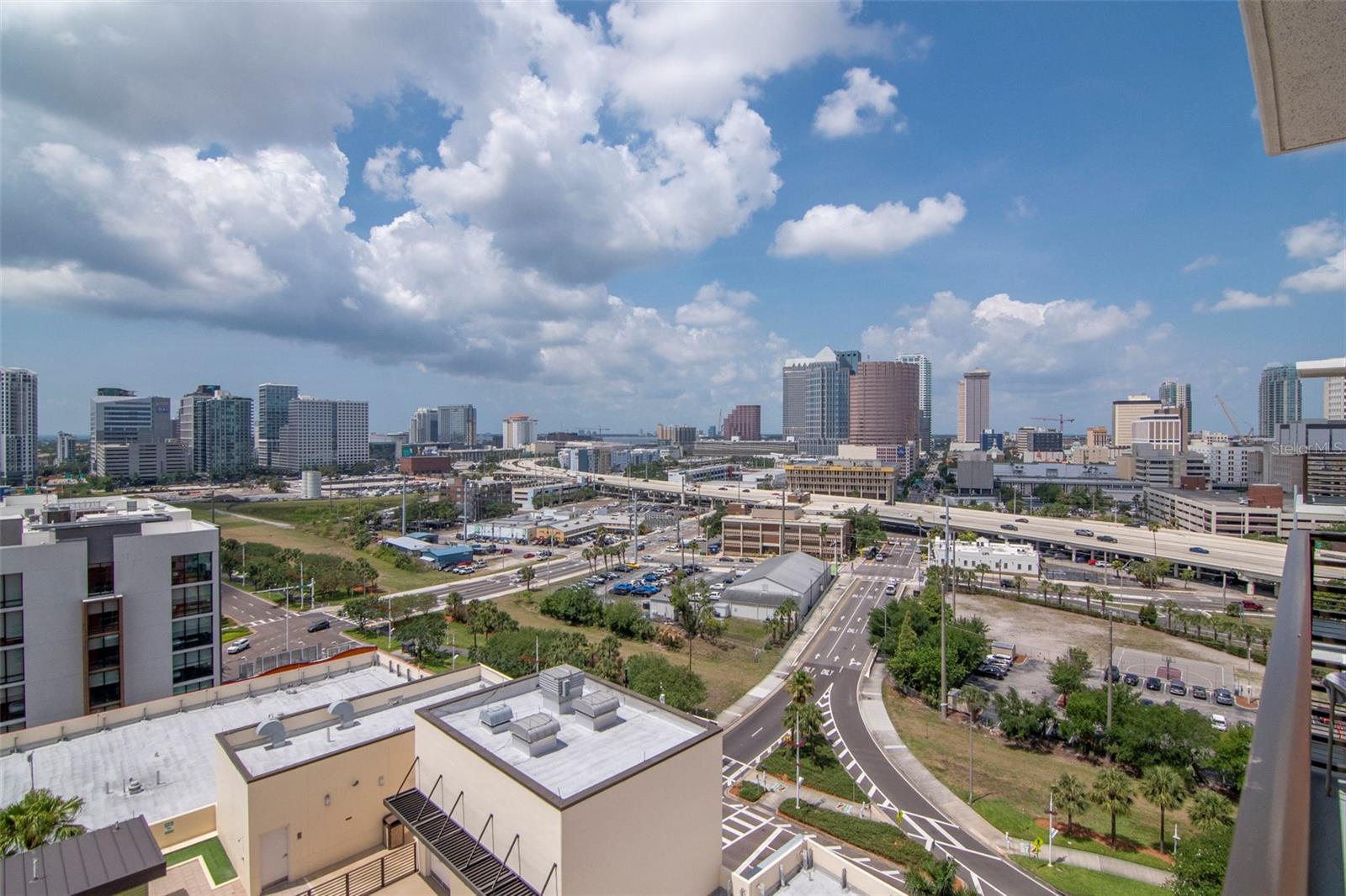 Listing photo id 32 for 1120 Kennedy Boulevard 1512