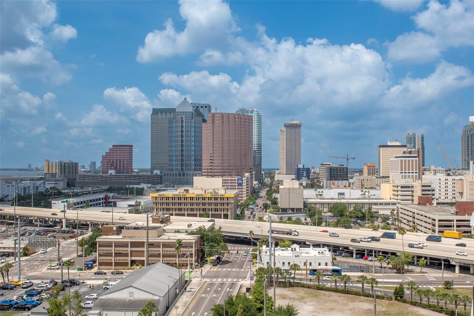 Listing photo id 43 for 1120 Kennedy Boulevard 1512