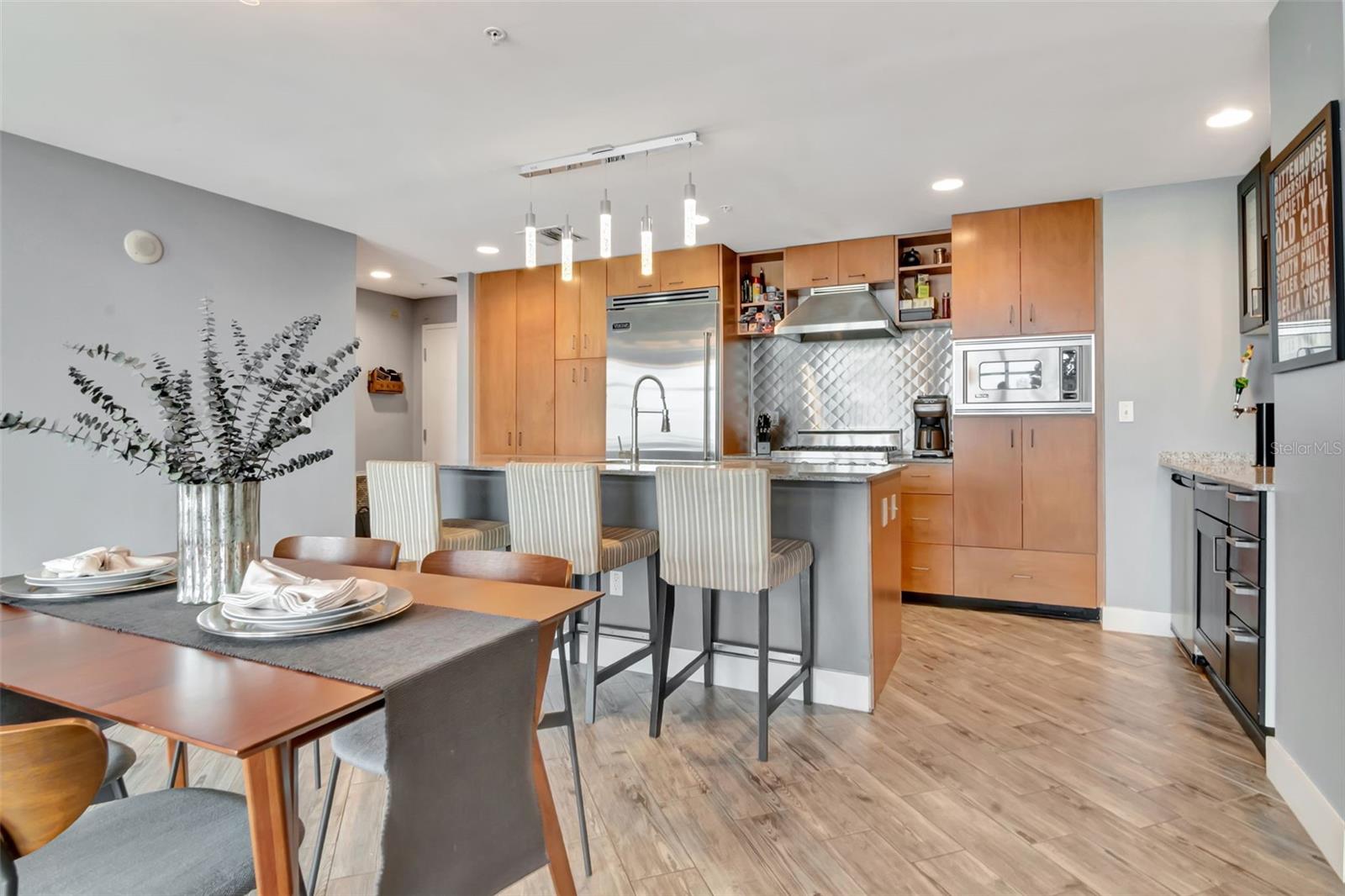 Listing photo id 3 for 1120 Kennedy Boulevard 1512