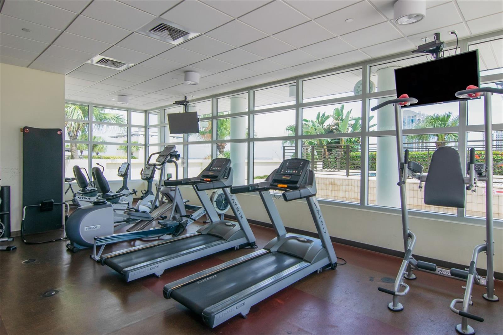 Listing photo id 68 for 1120 Kennedy Boulevard 1512