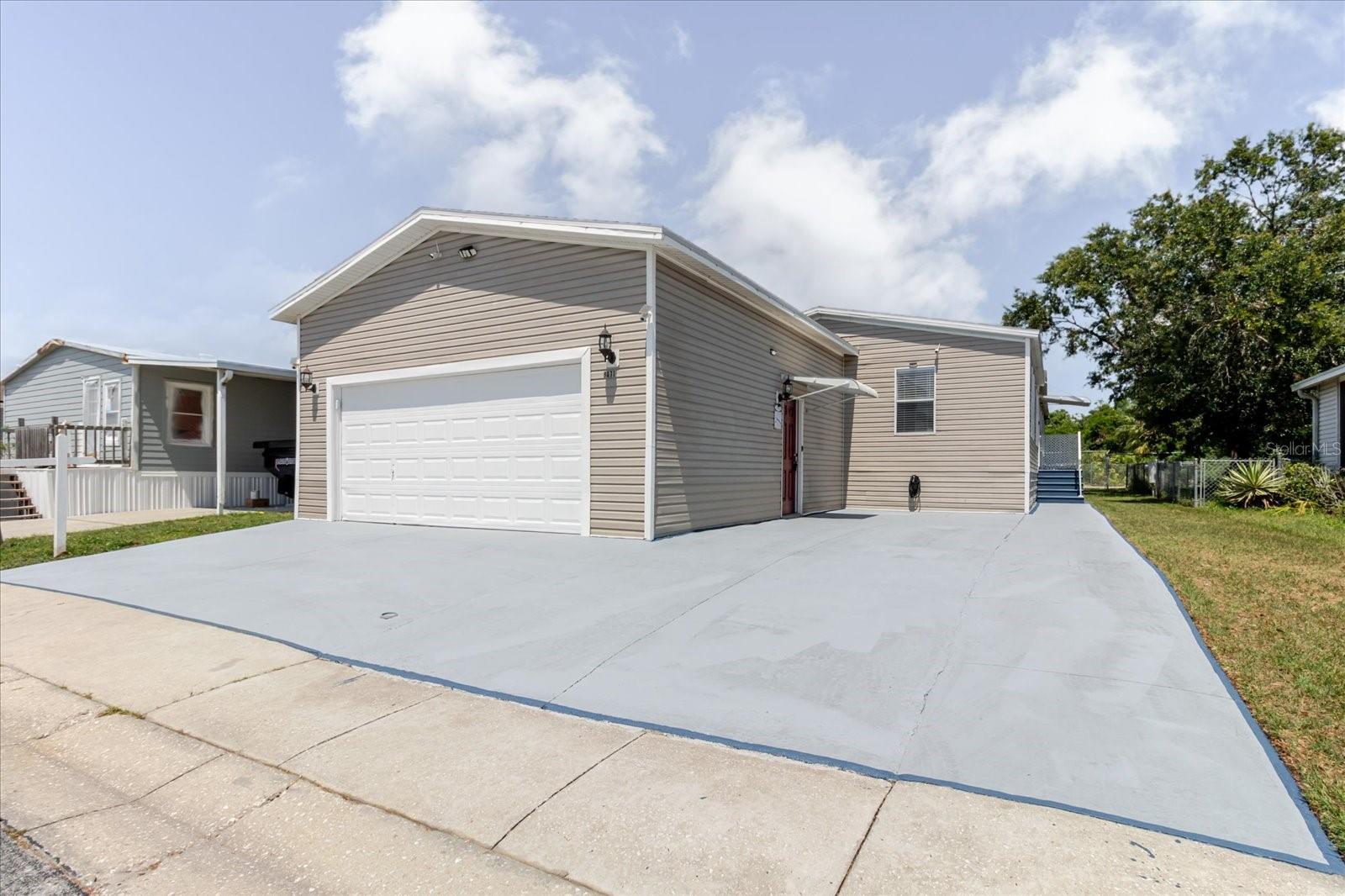 Image 3 of 78 For 8471 Fantasia Park Way