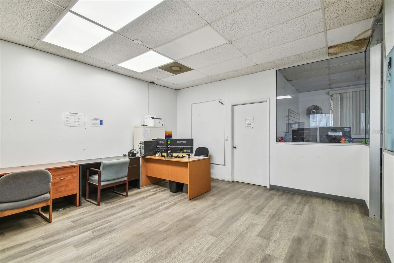 Image 42 of 74 For 1705 52nd Street