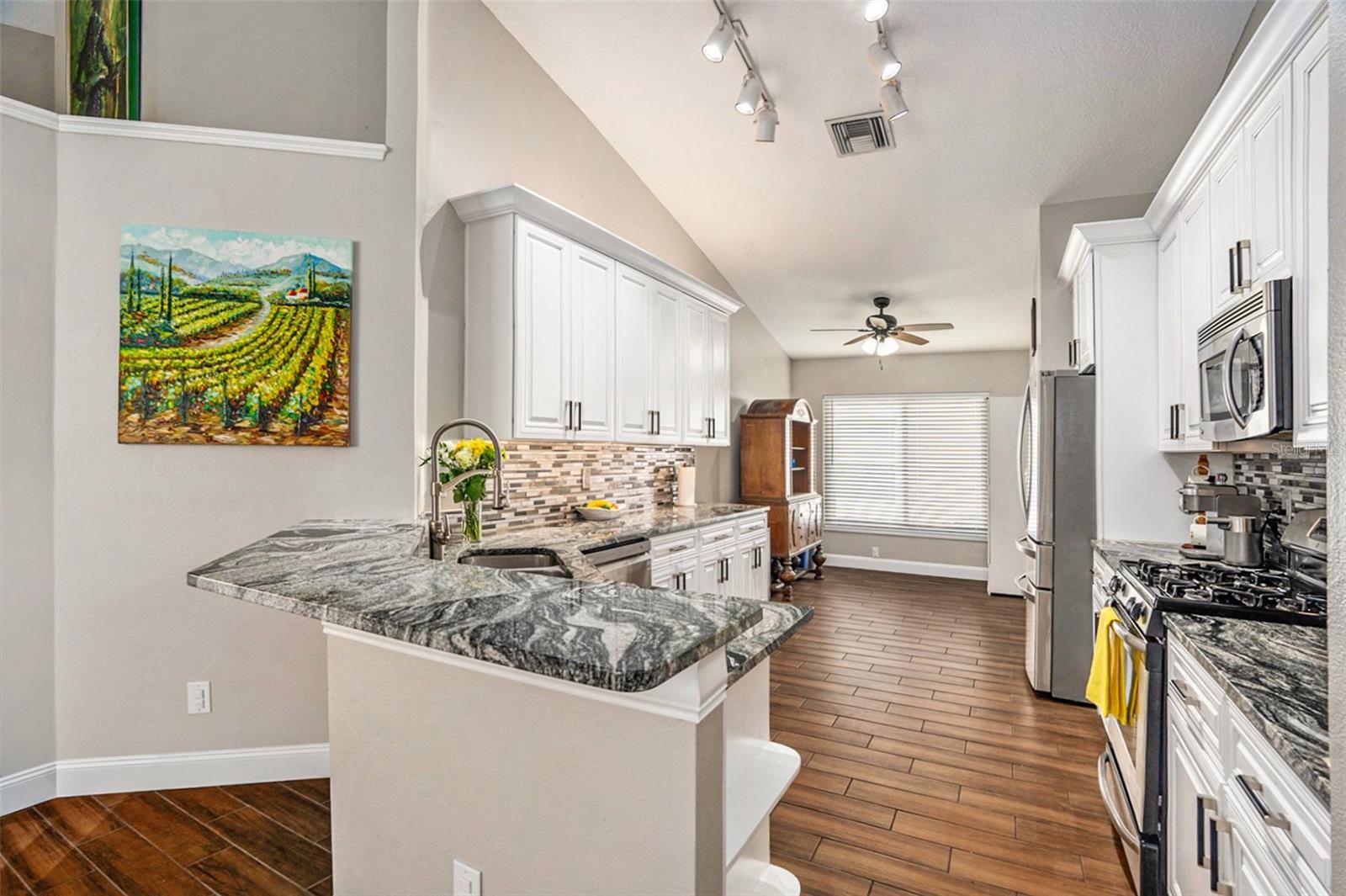 Image 11 of 26 For 7116 Colonial Lake Drive