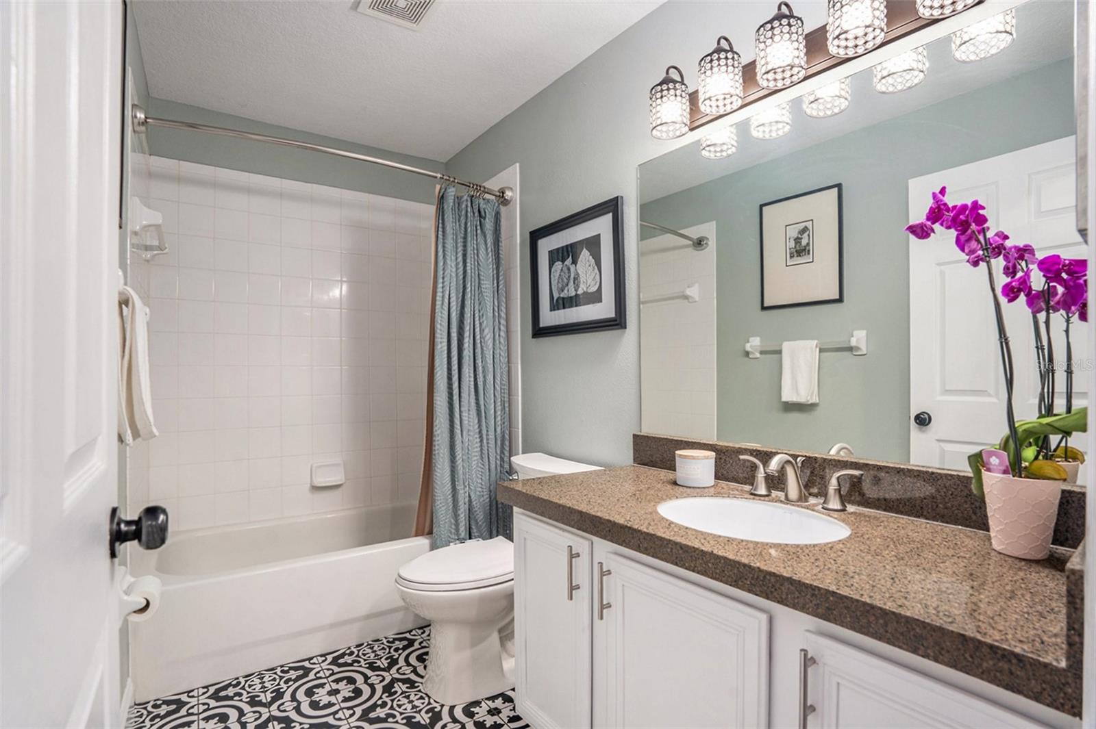 Image 15 of 26 For 7116 Colonial Lake Drive