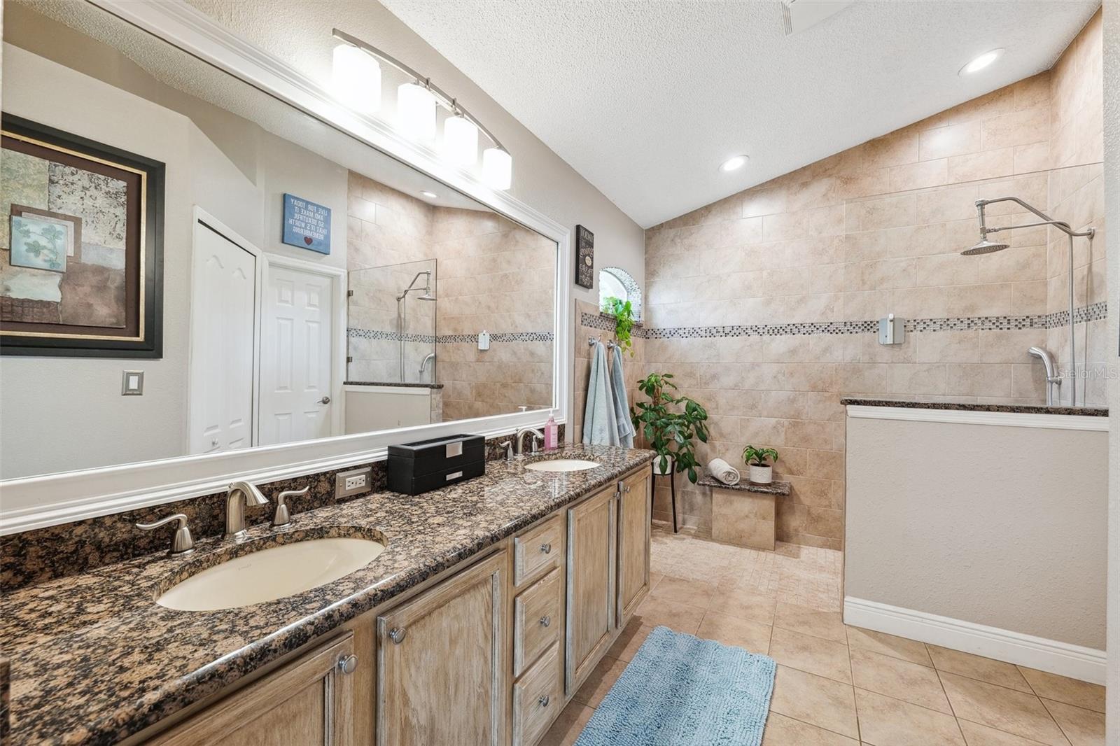 Listing photo id 15 for 2708 Dolphin Watch Court