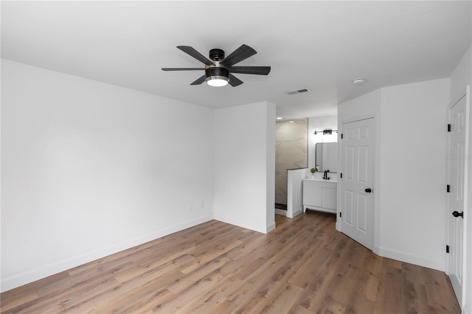 Image 21 of 34 For 1161 Orangewood Avenue